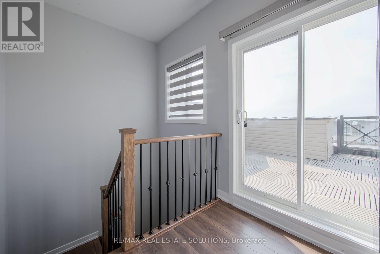 #512 30 DUNSHEATH WAY - 21