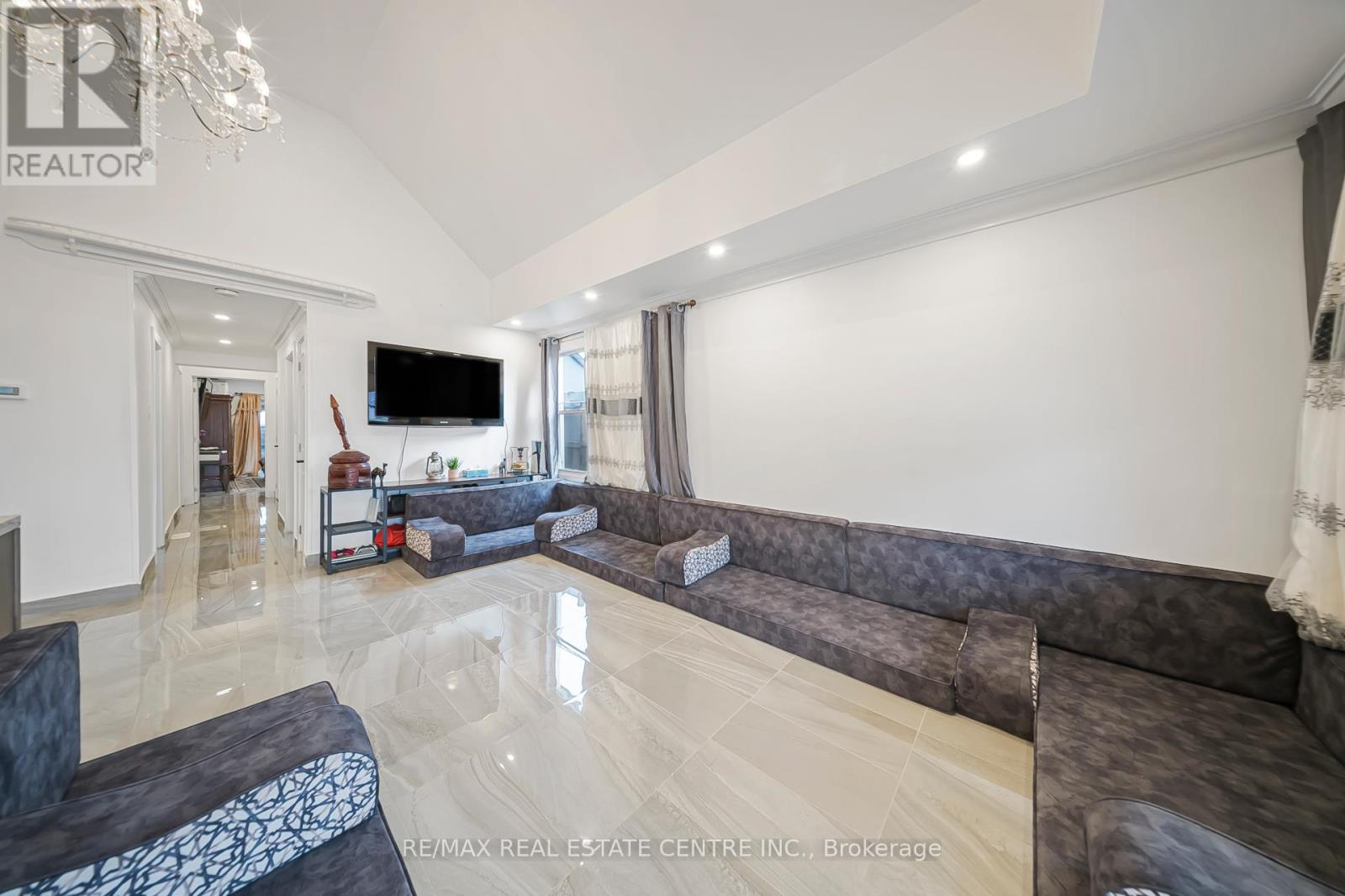 118 COPE STREET - Photo 5 of 49, Hamilton (Homeside), Ontario