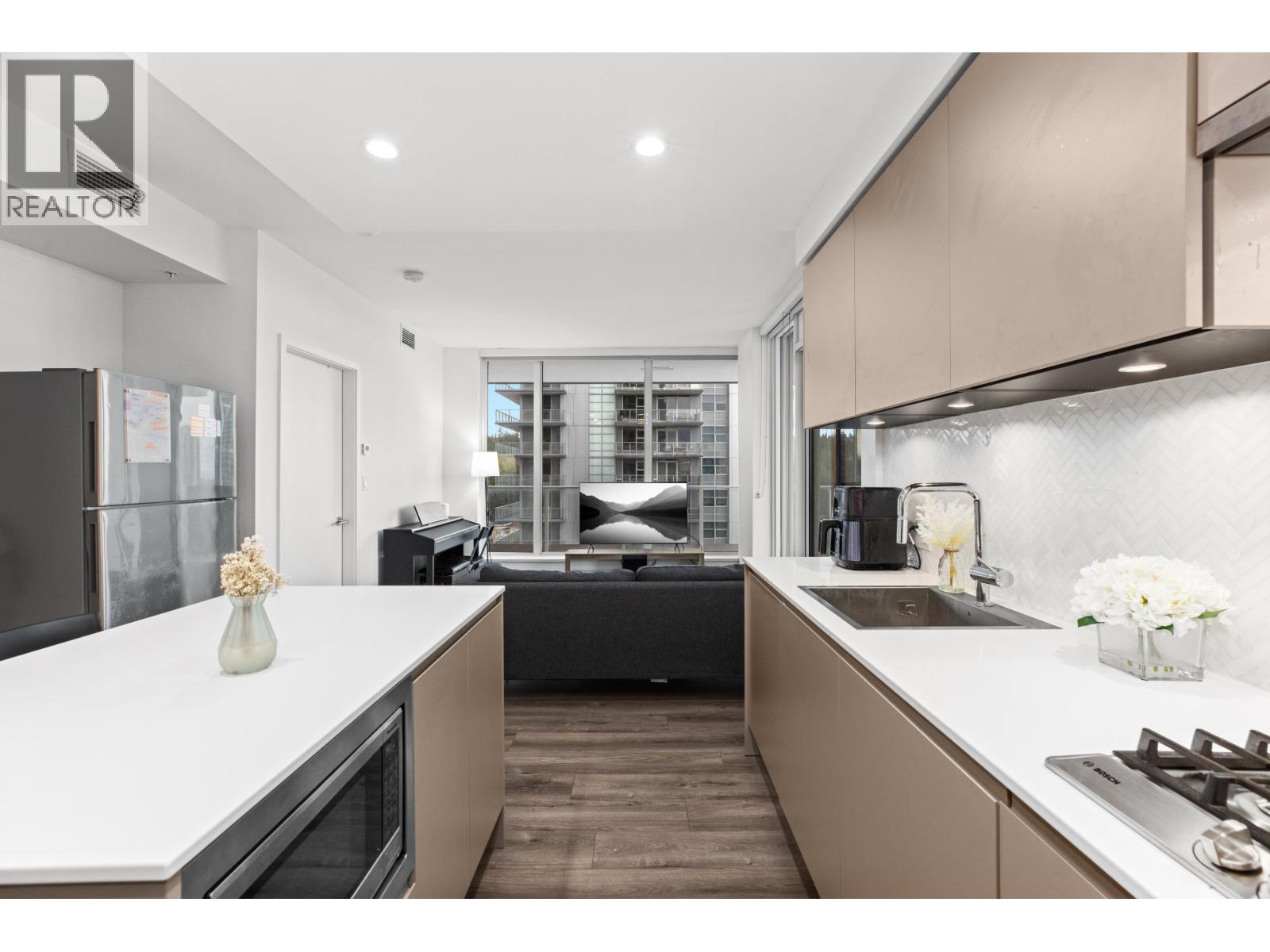 905 3833 EVERGREEN PLACE - Main photo, Burnaby, British Columbia