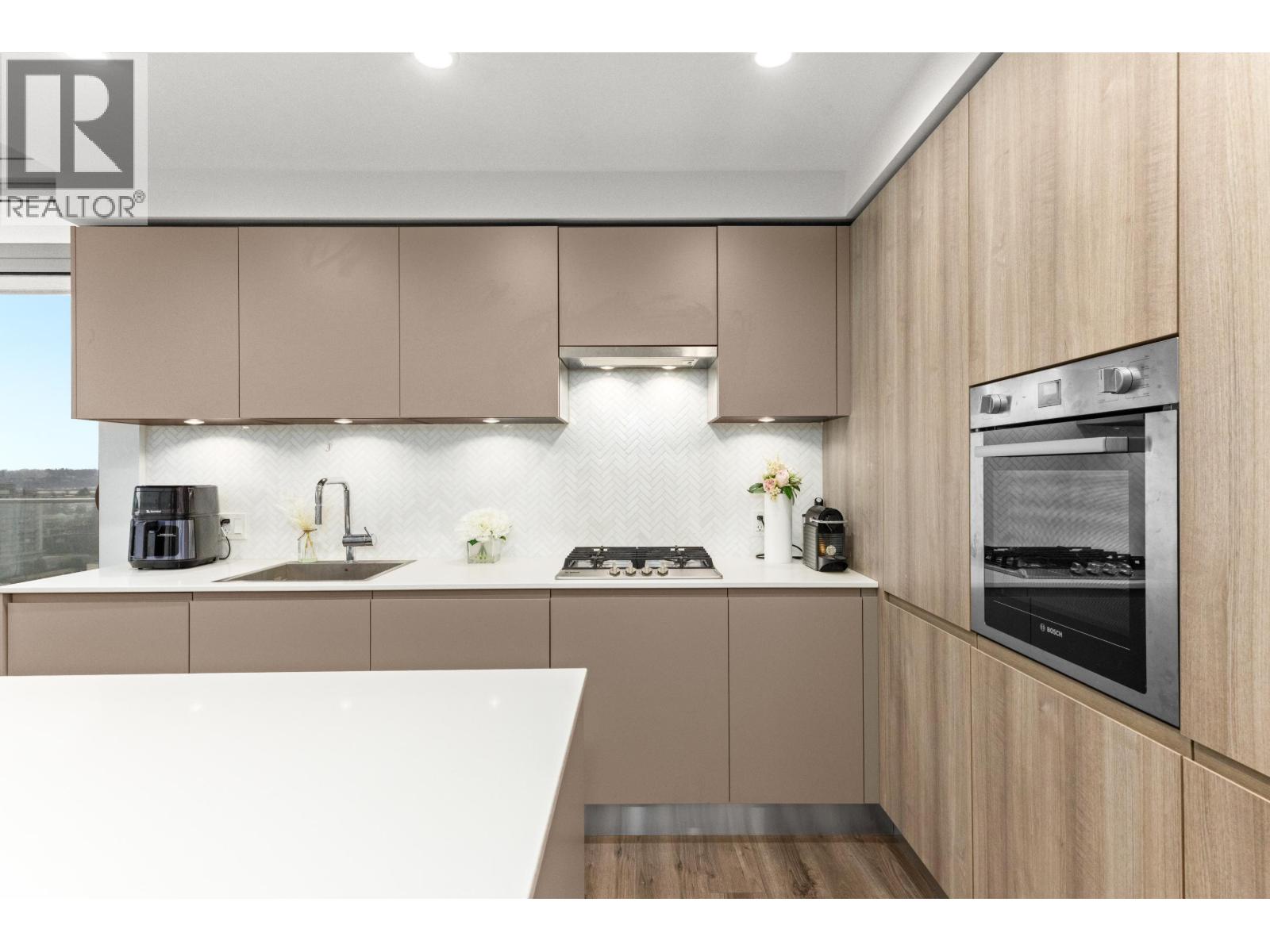 905 3833 EVERGREEN PLACE - Photo 3 of 37, Burnaby, British Columbia