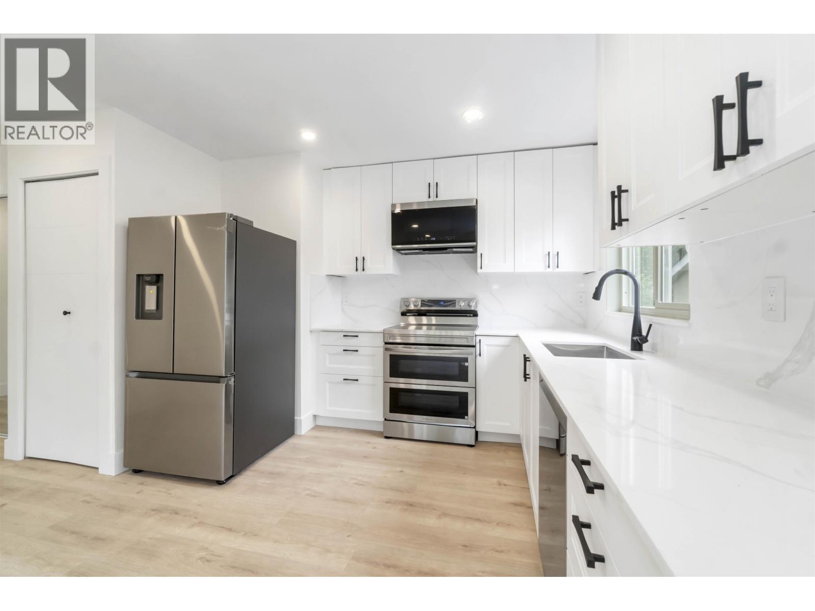 3228 SALT SPRING AVENUE, Coquitlam