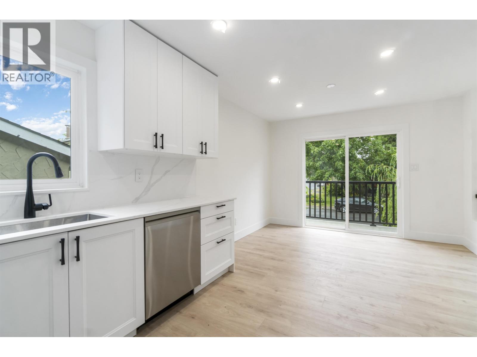 3228 SALT SPRING AVENUE, Coquitlam