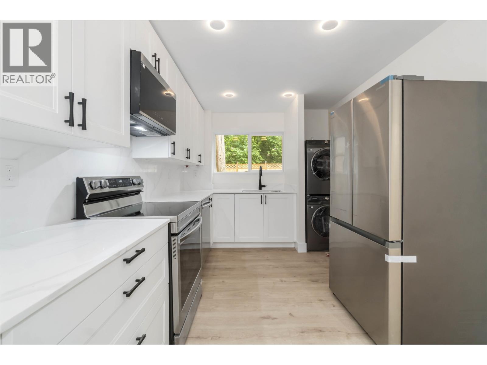 3228 SALT SPRING AVENUE, Coquitlam