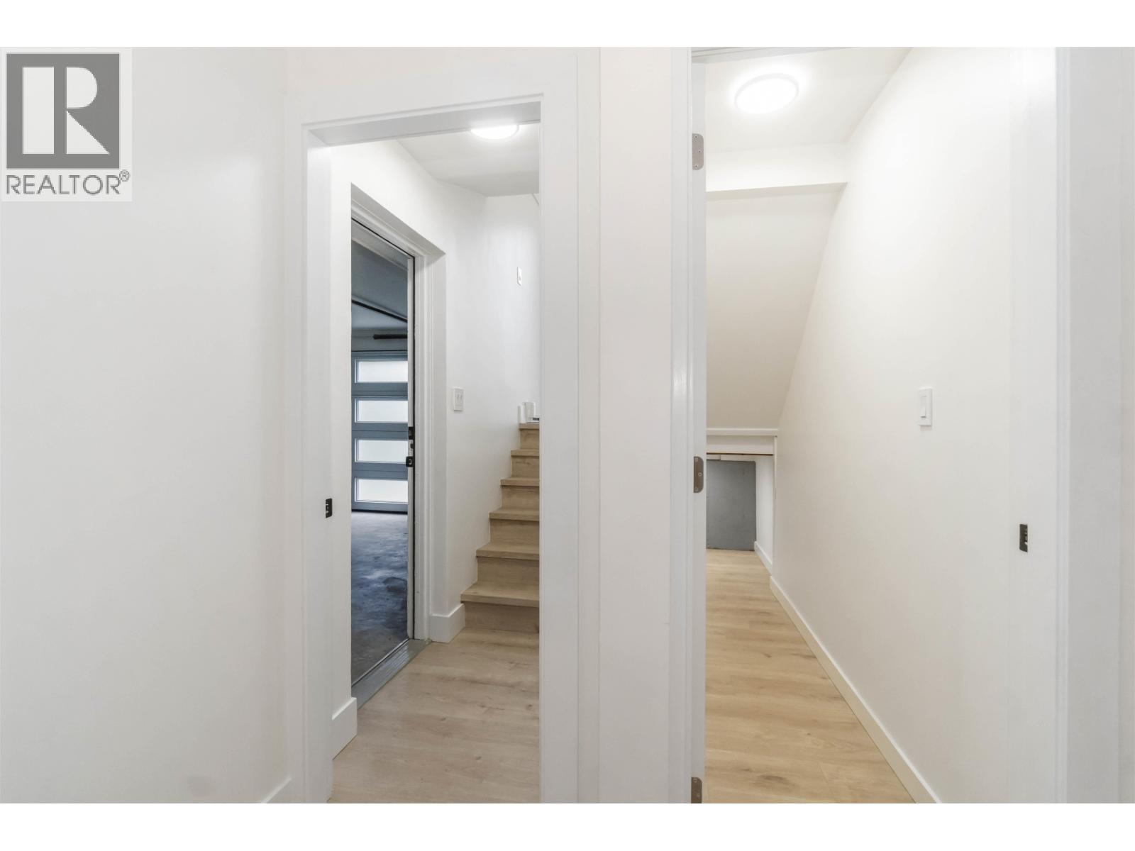 3228 SALT SPRING AVENUE, Coquitlam