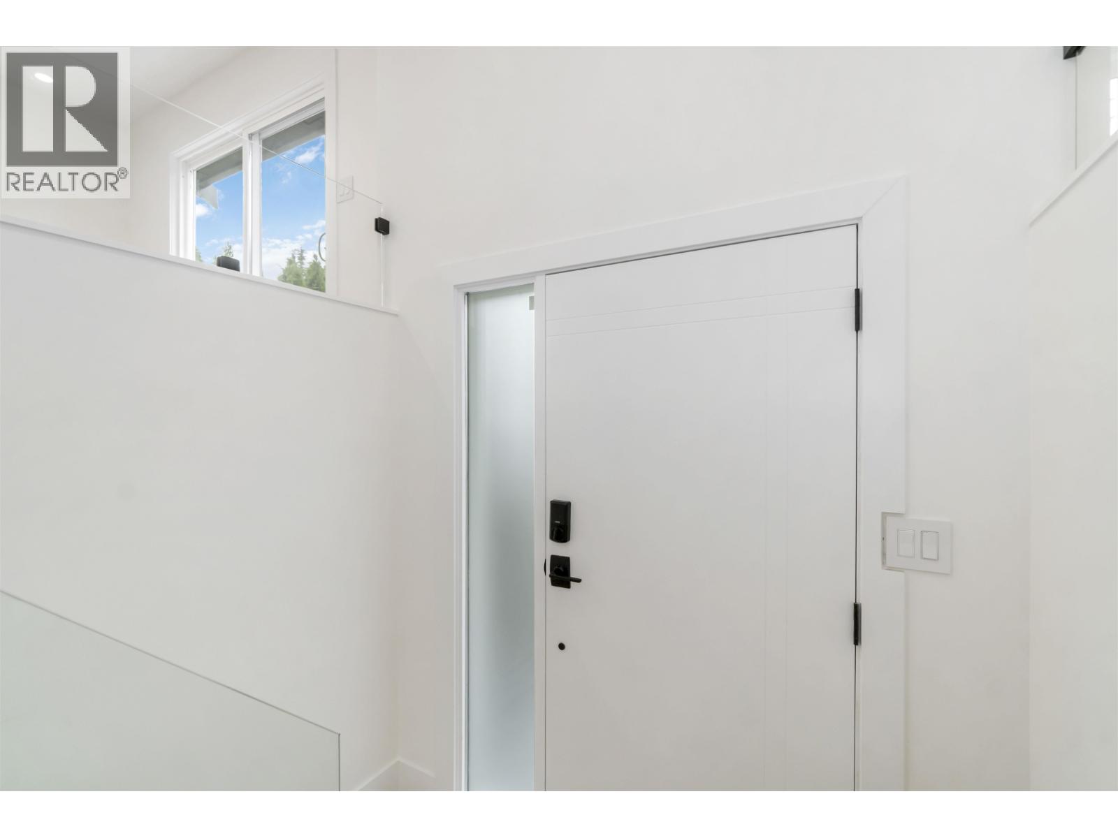 3228 SALT SPRING AVENUE, Coquitlam