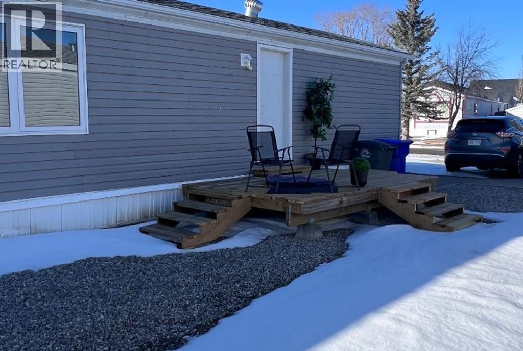 27 Westover Crescent W - Photo 3 of 23, Claresholm, Alberta