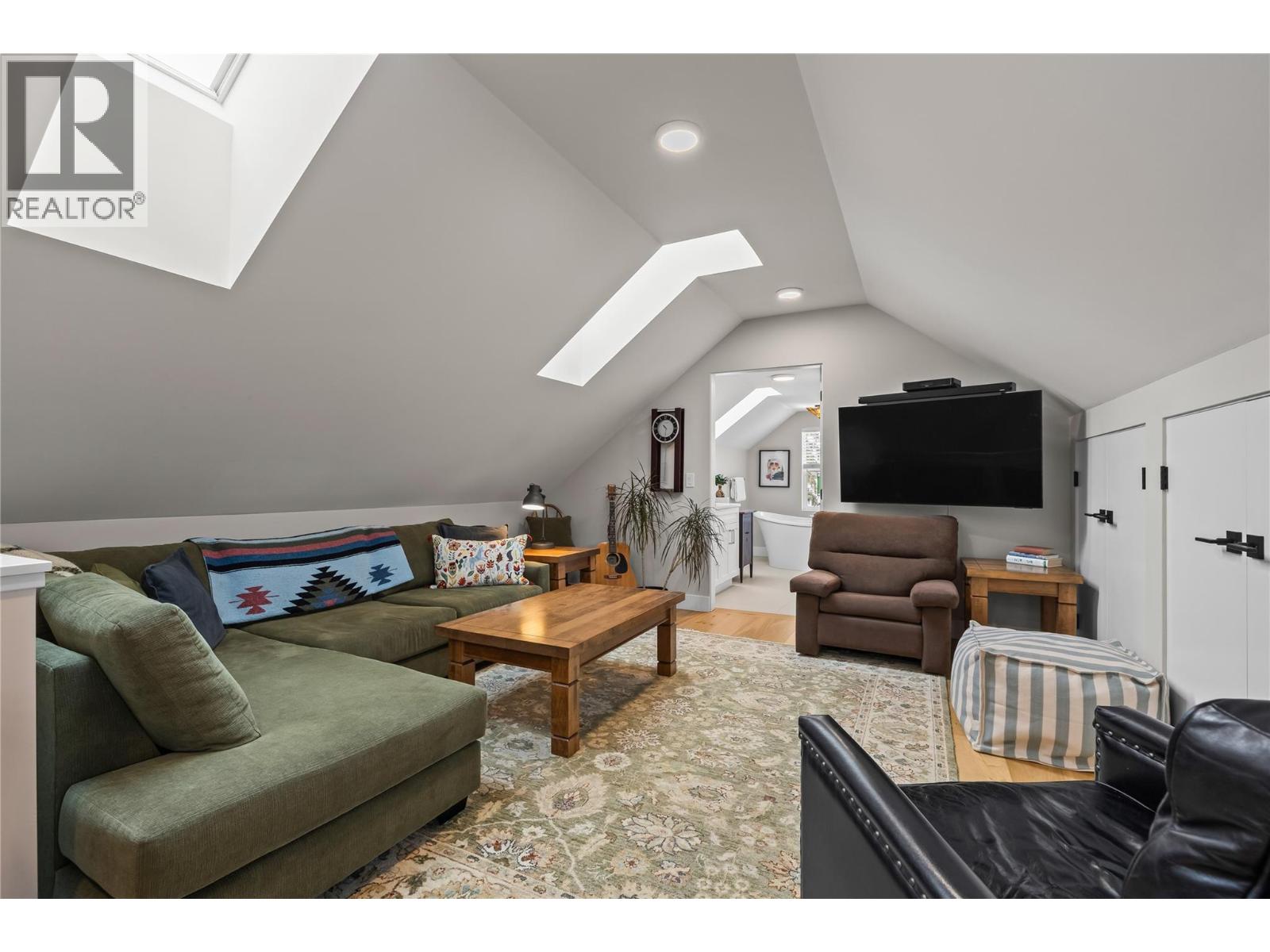 2050 Long Street - 50