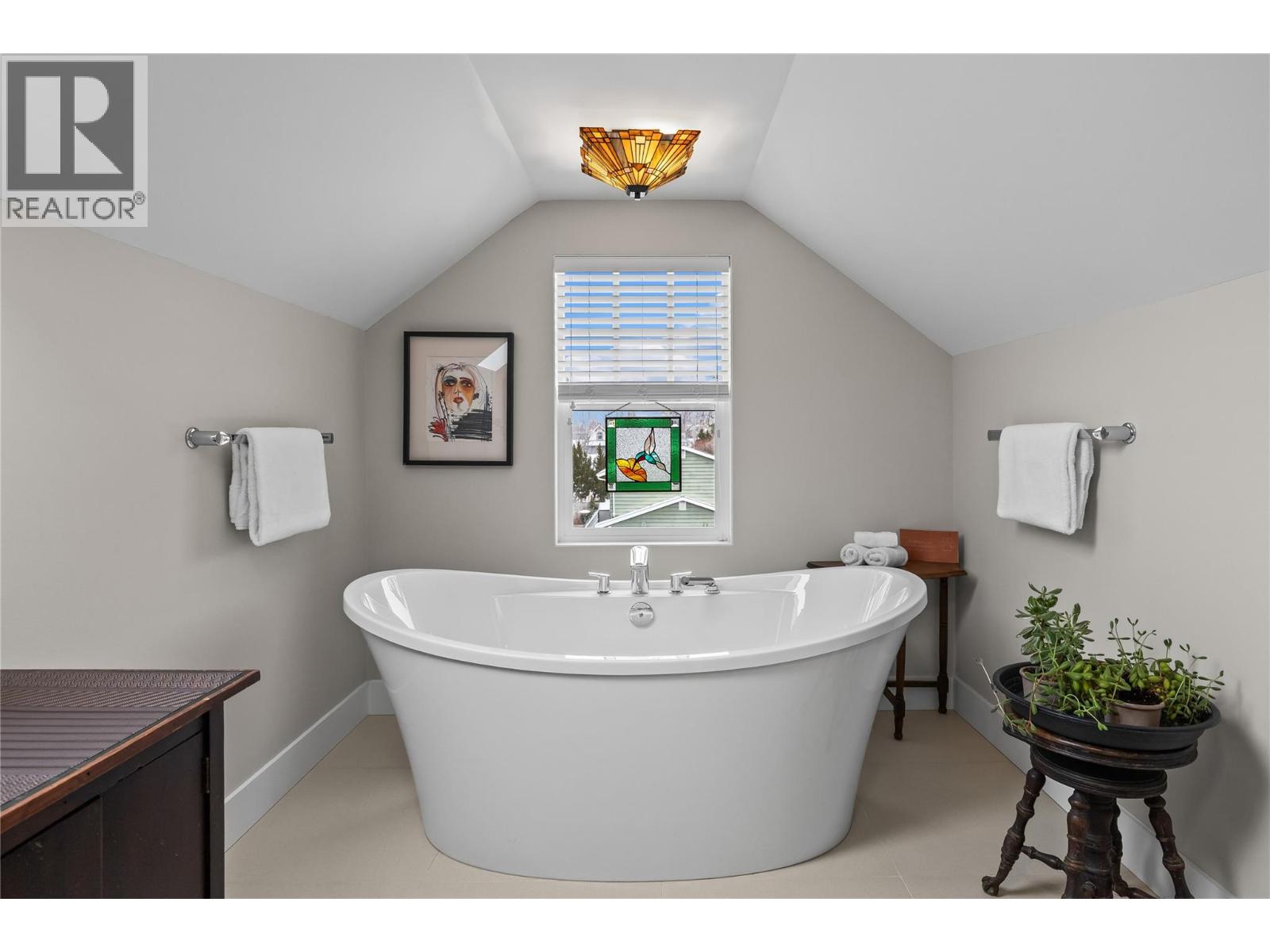  2050 Long Street, Kelowna