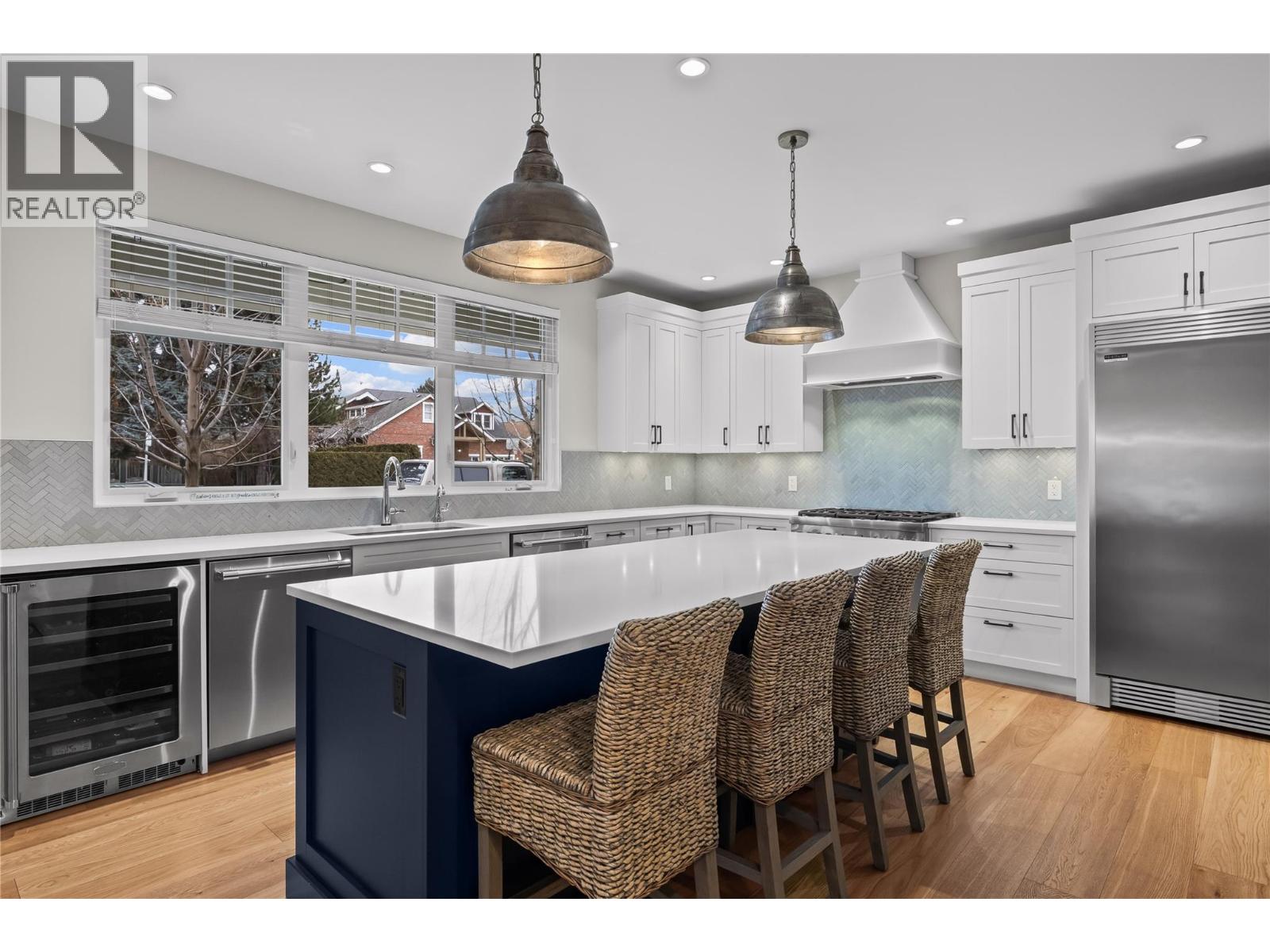 2050 Long Street - 11
