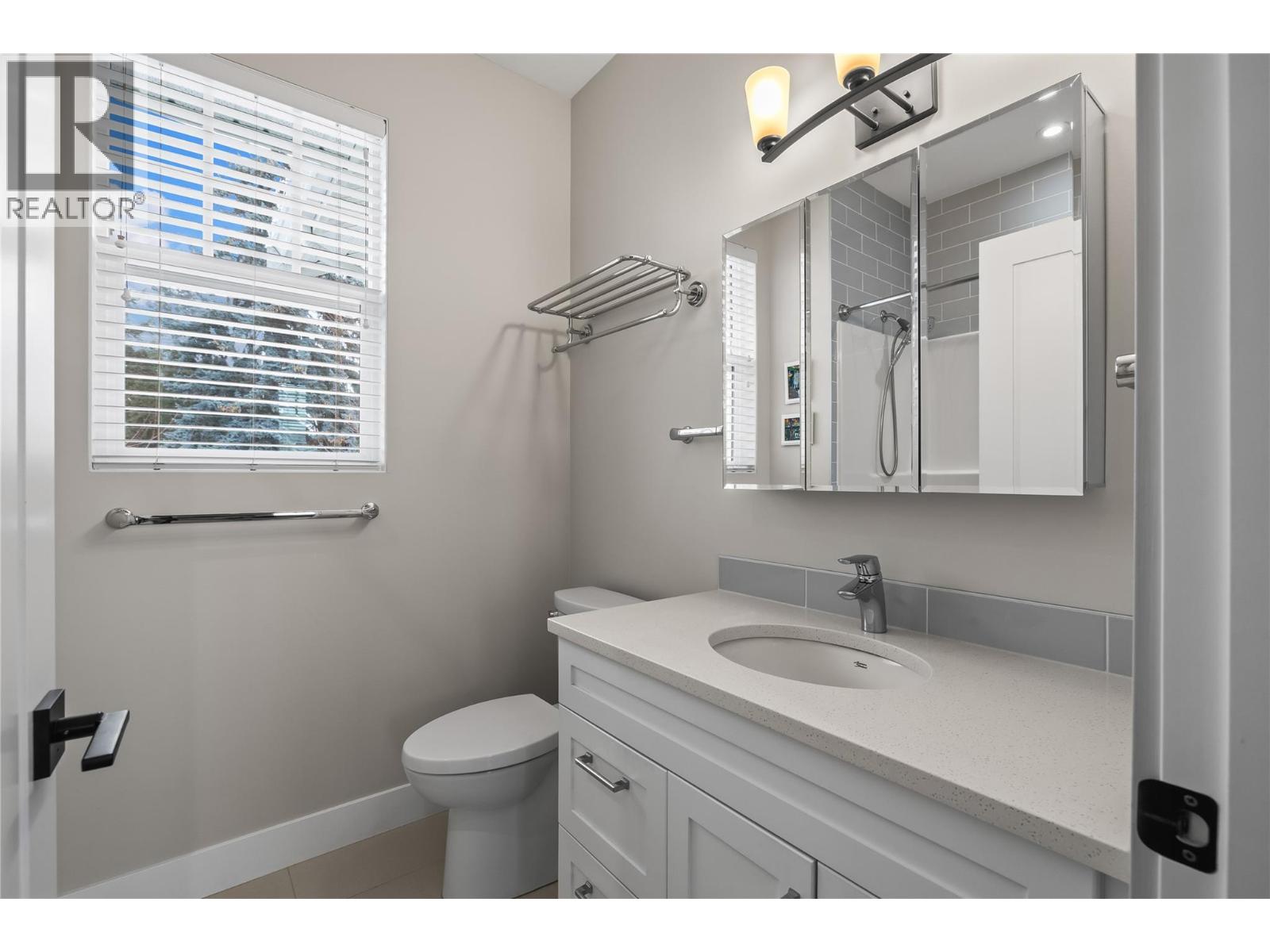  2050 Long Street, Kelowna