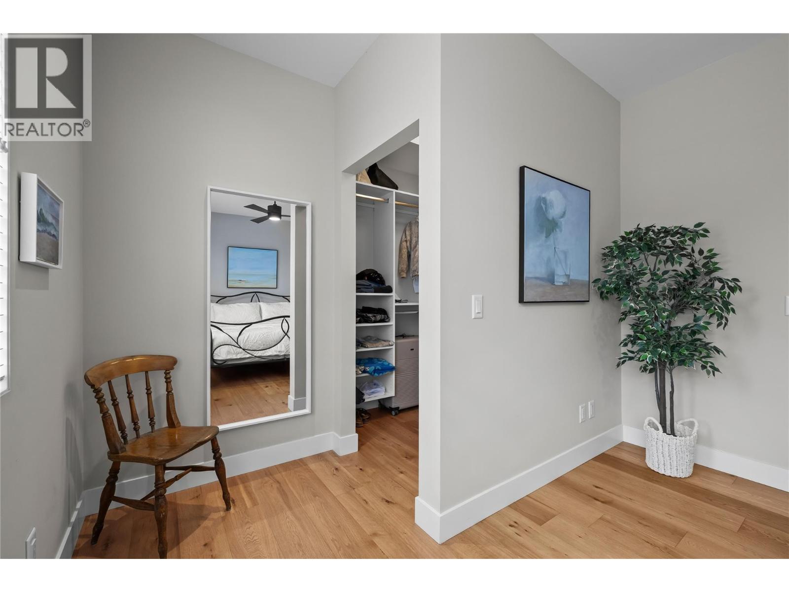 2050 Long Street - 47