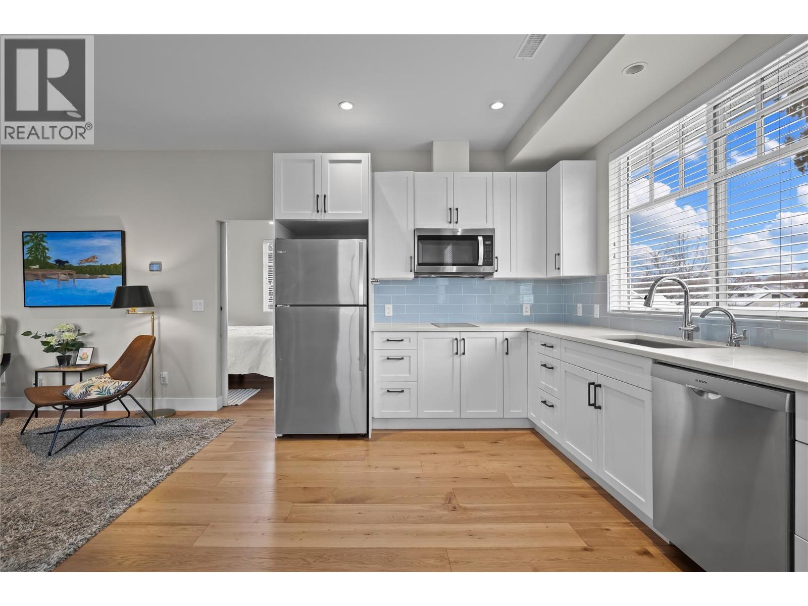 2050 Long Street - 43