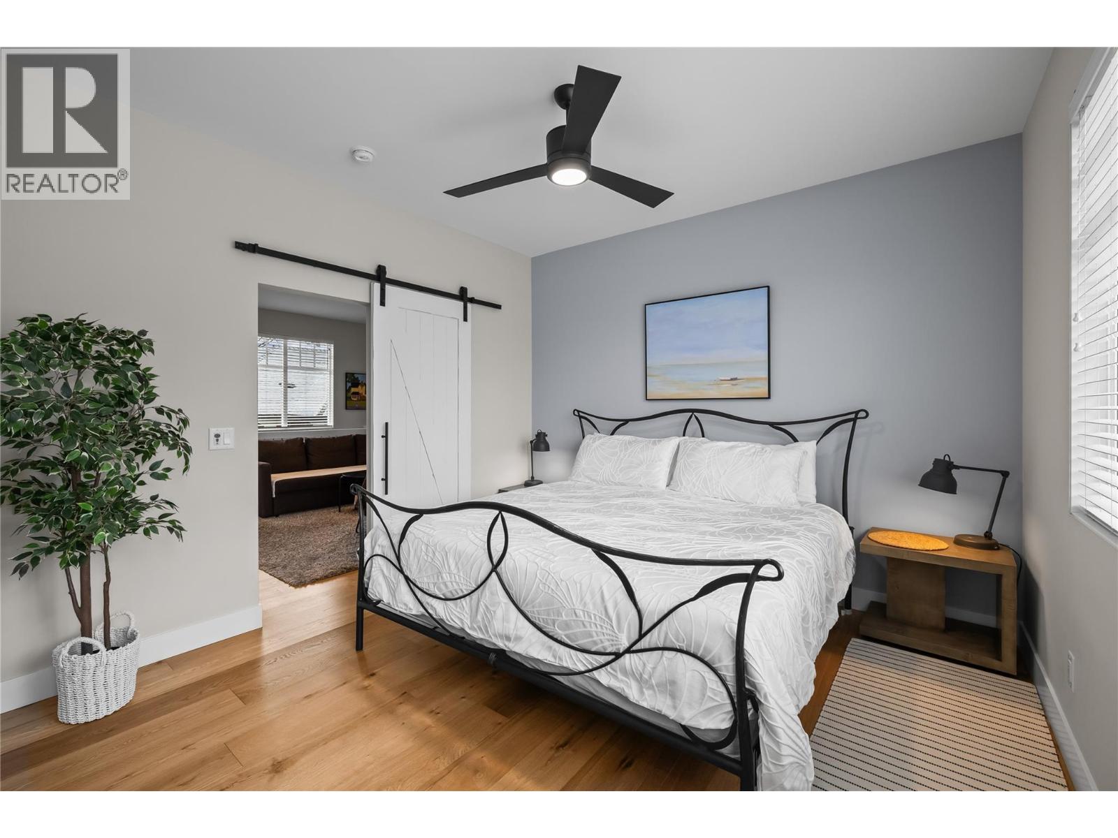 2050 Long Street - 46