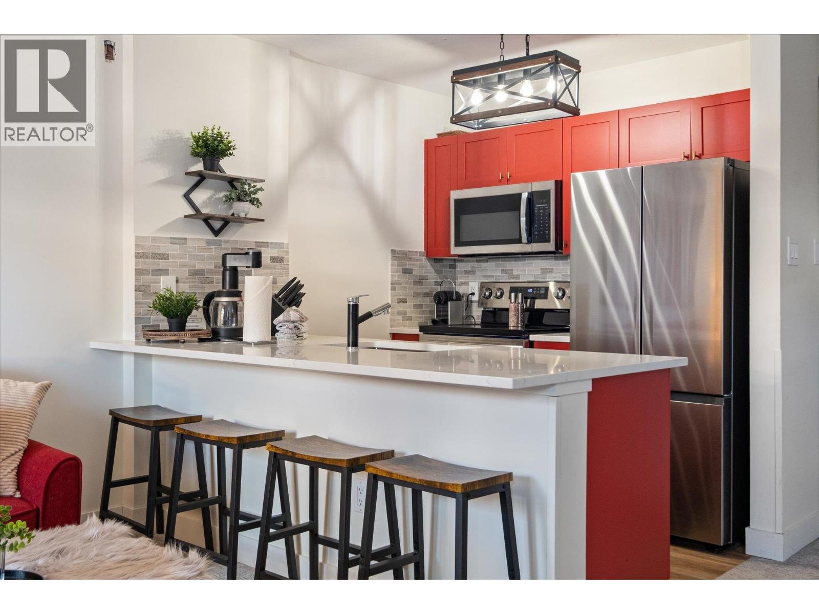 425 4314 MAIN STREET, Whistler