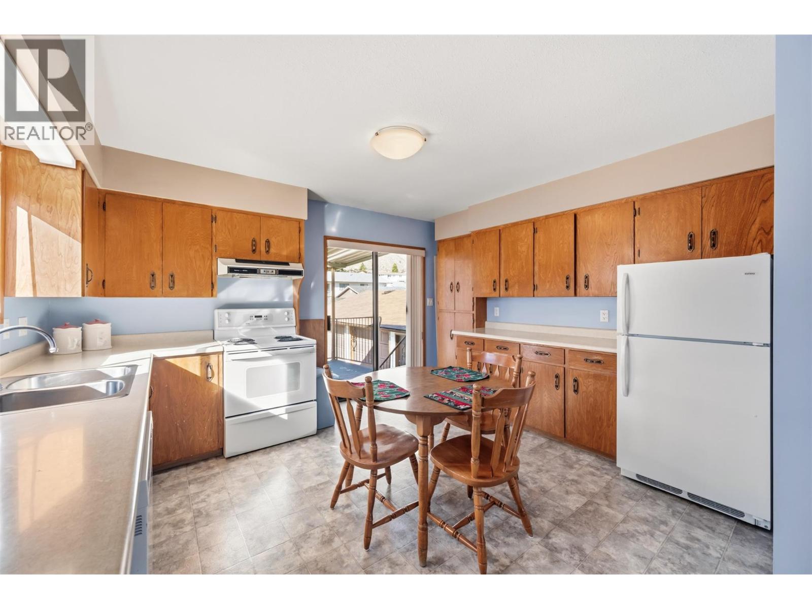 5808 Columbia Street, Oliver