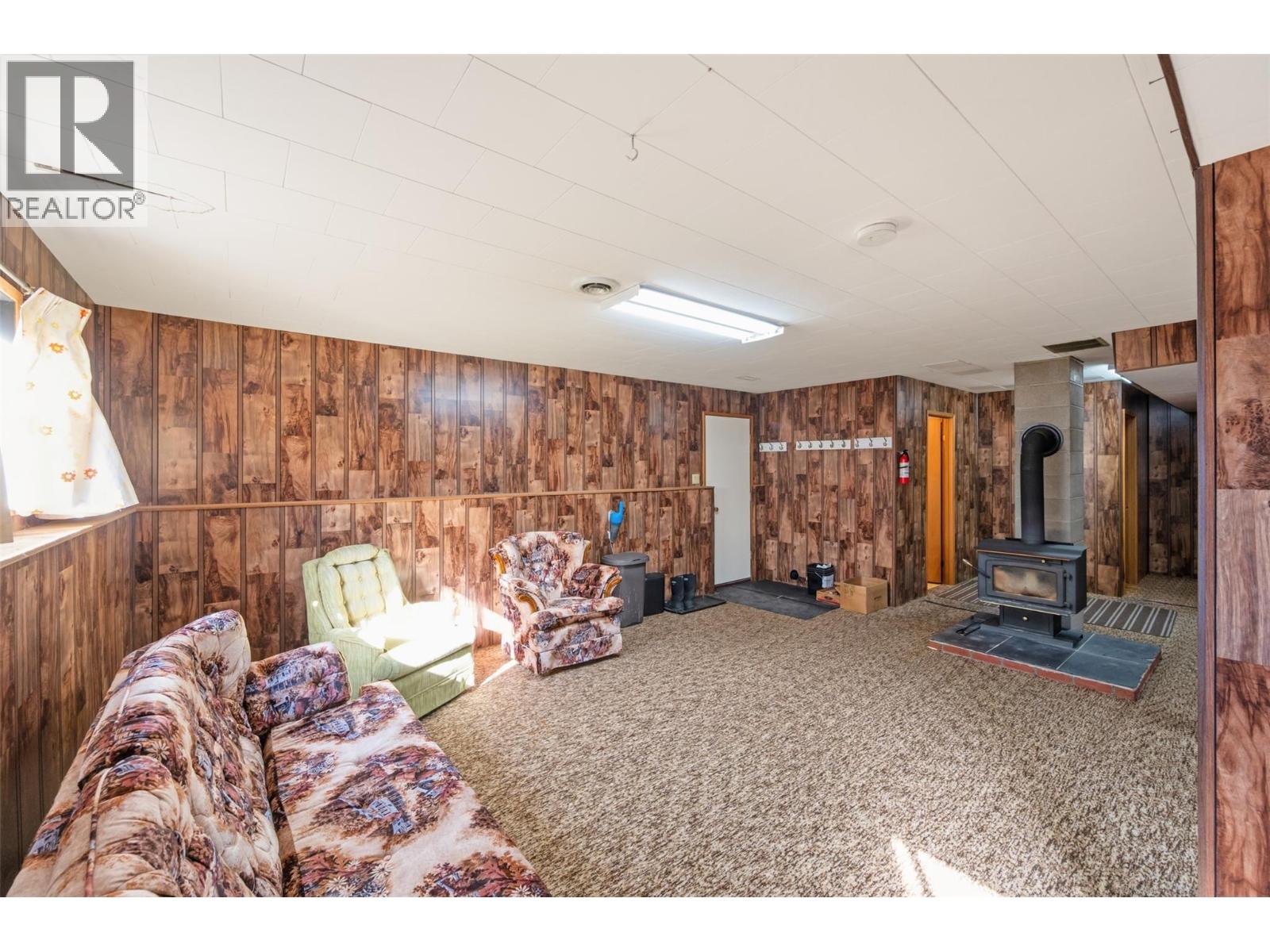 5808 Columbia Street, Oliver