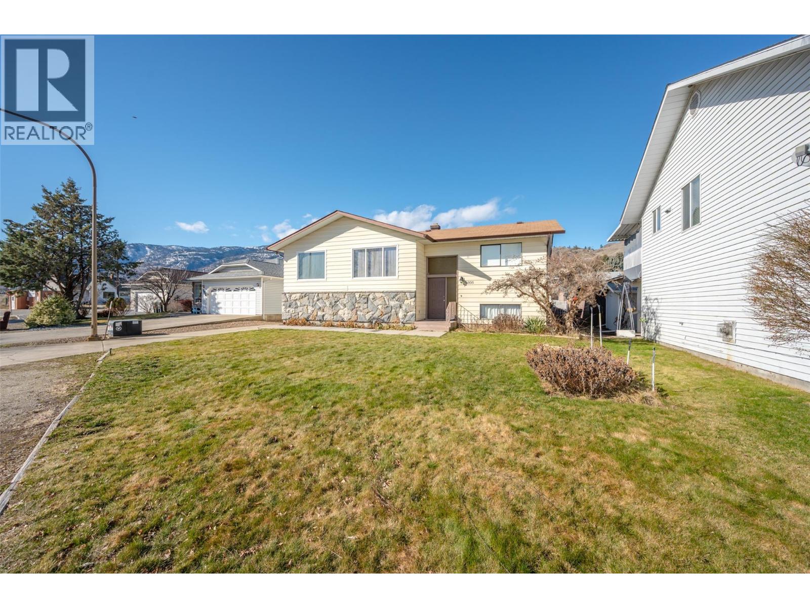 5808 Columbia Street, Oliver