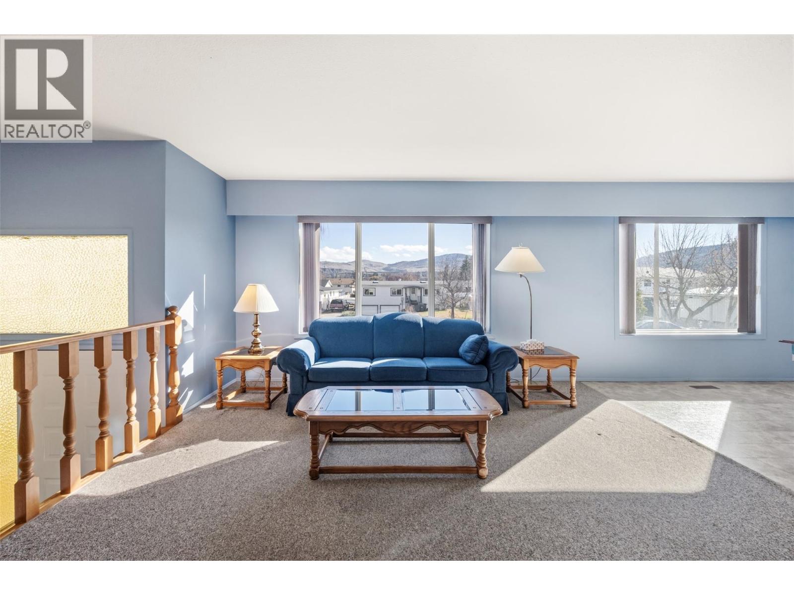 5808 Columbia Street, Oliver