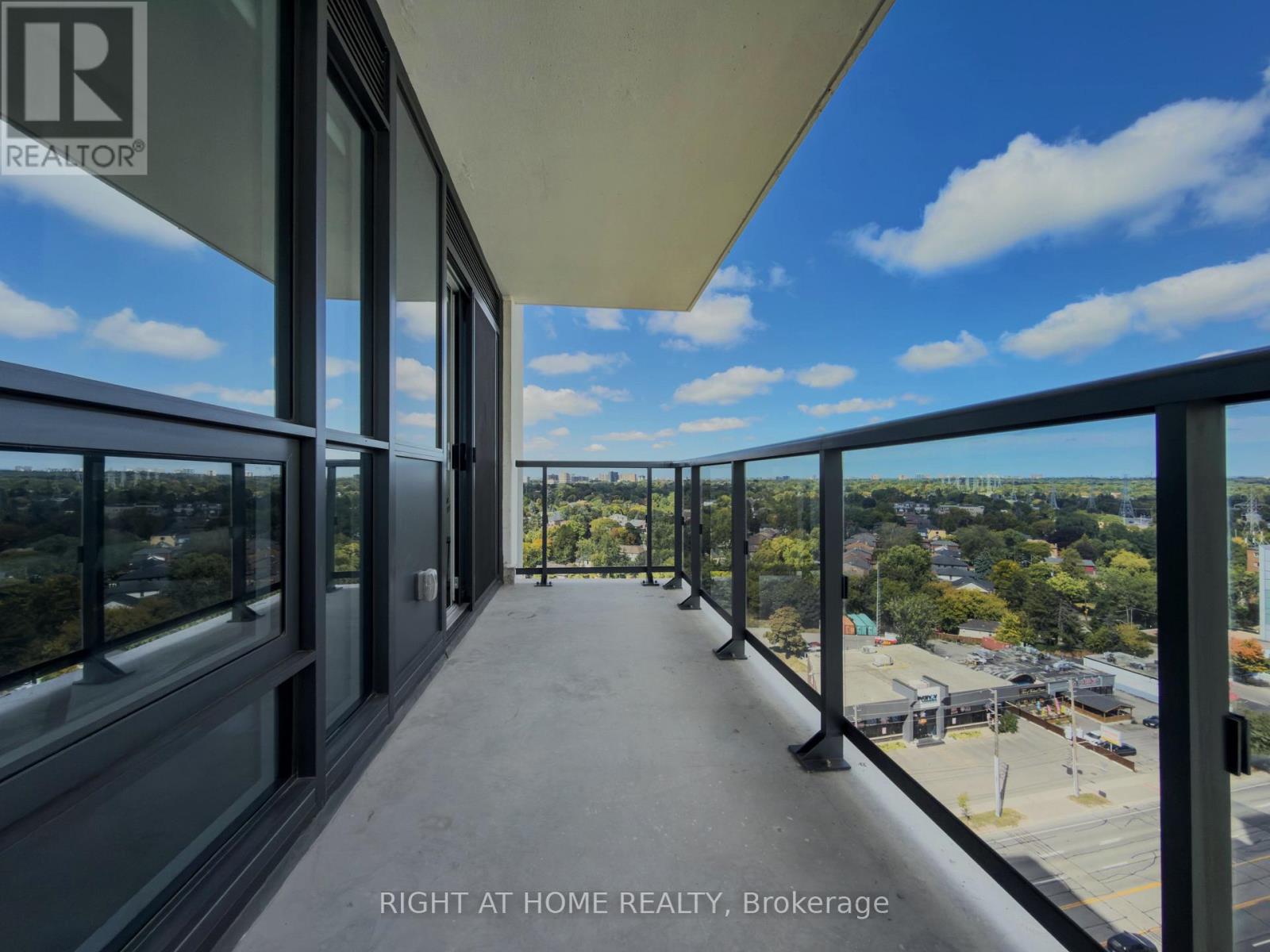 1404 - 30 SAMUEL WOOD WAY - Photo 2 of 39, Toronto (Islington-City Centre West), Ontario