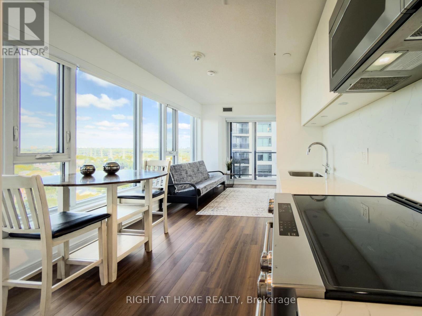 1404 - 30 SAMUEL WOOD WAY - Photo 4 of 39, Toronto (Islington-City Centre West), Ontario