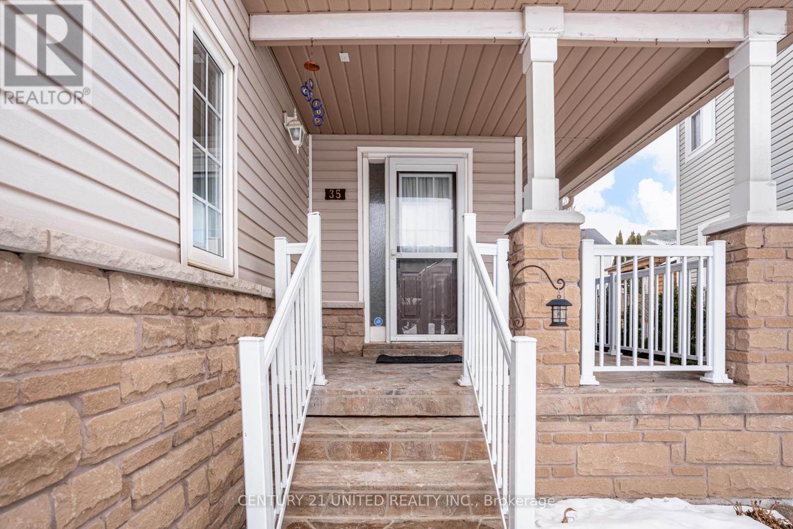 35 AULT CRESCENT - Photo 4 of 50, Whitby (Brooklin), Ontario