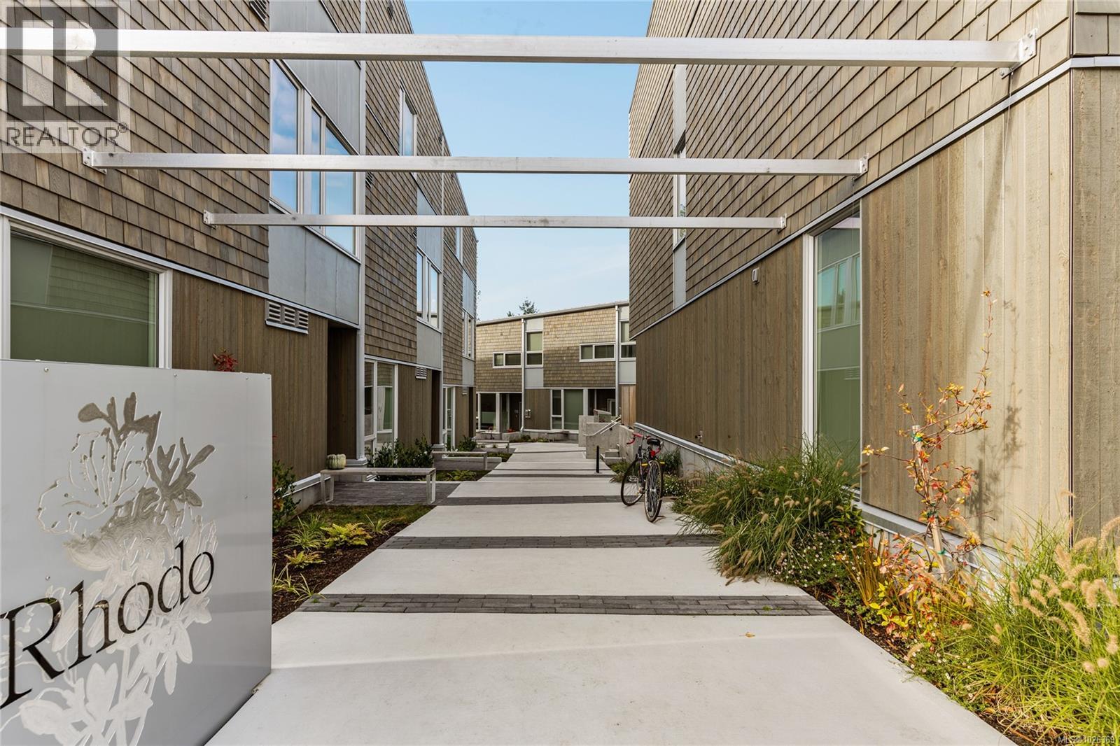 105 1720 Fairfield Road, Victoria