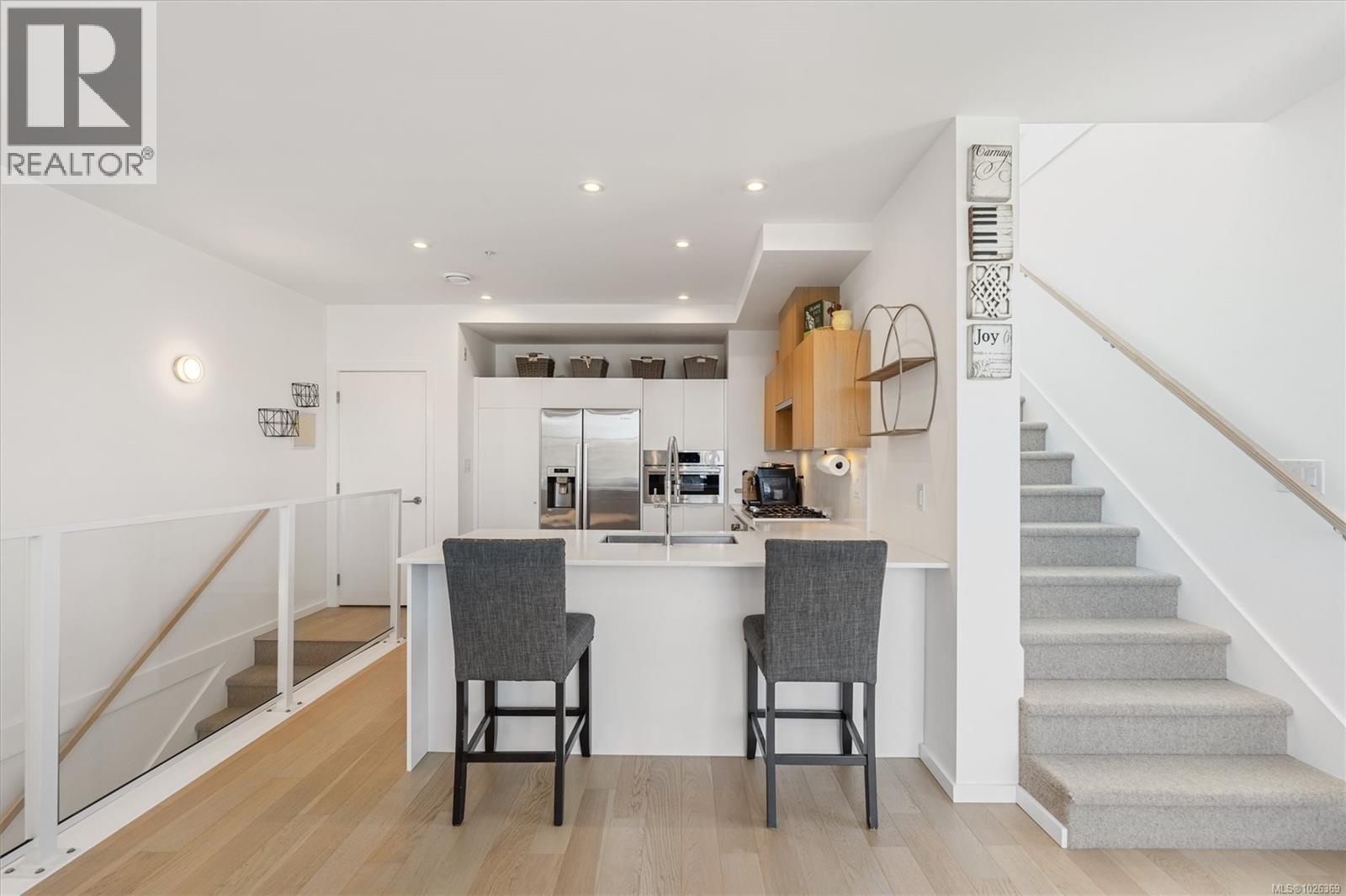 105 1720 Fairfield Road, Victoria