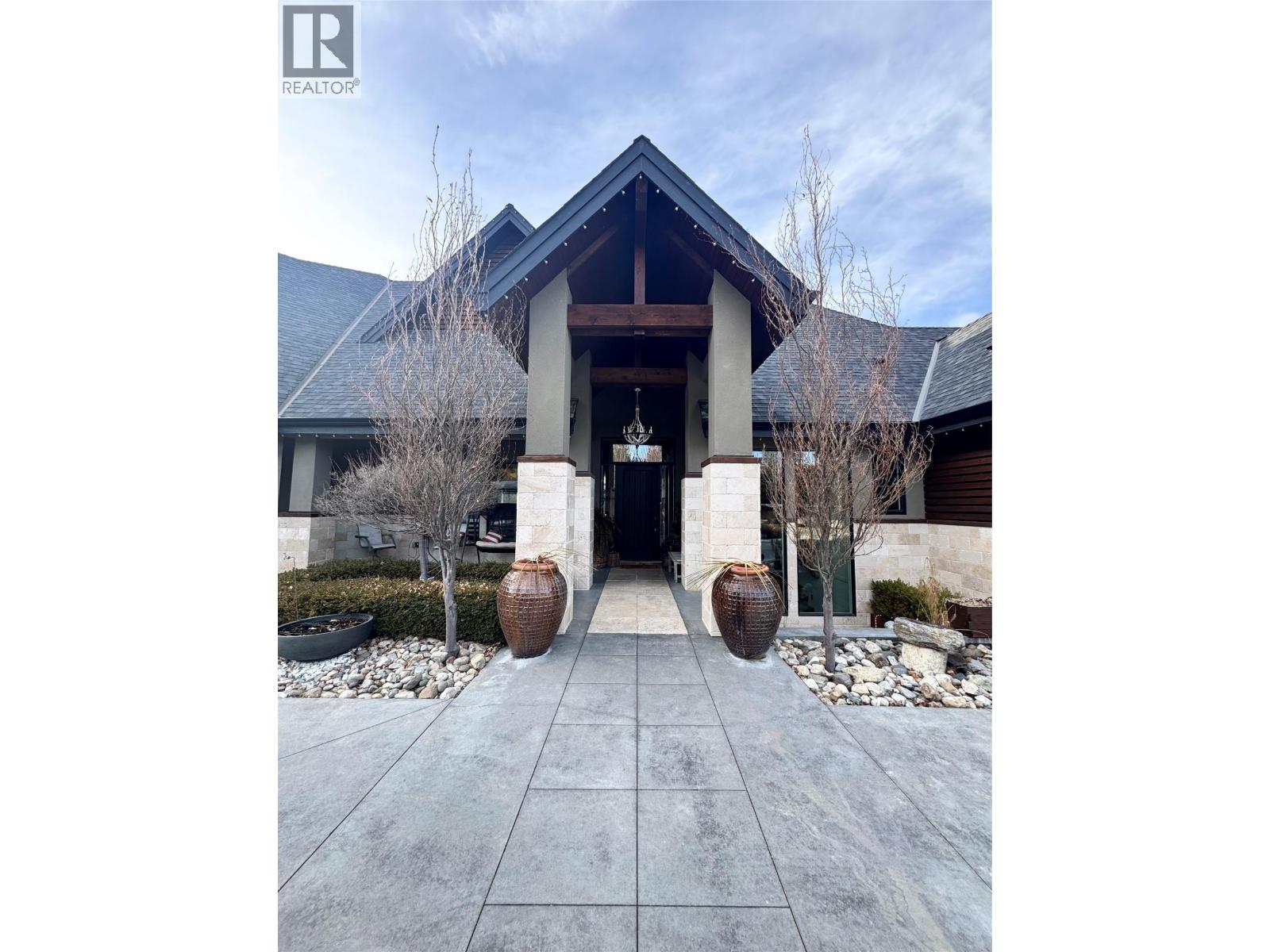  3990 Fairwinds Court, Kelowna