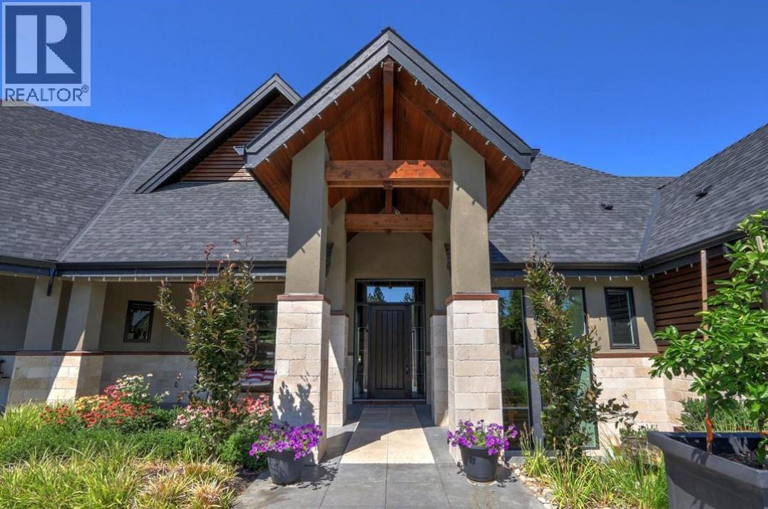  3990 Fairwinds Court, Kelowna