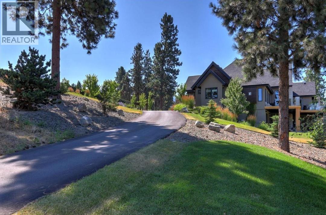  3990 Fairwinds Court, Kelowna