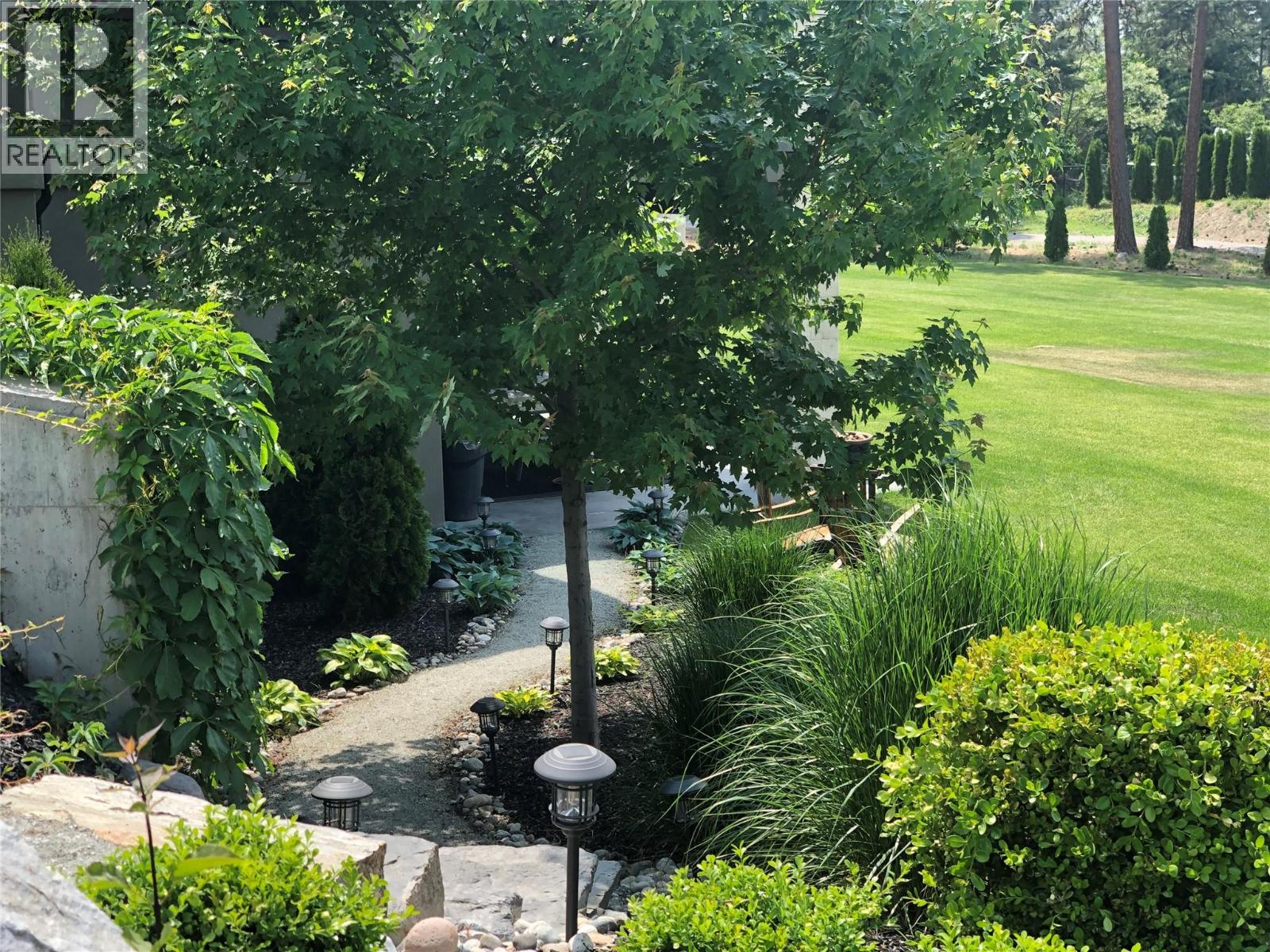  3990 Fairwinds Court, Kelowna