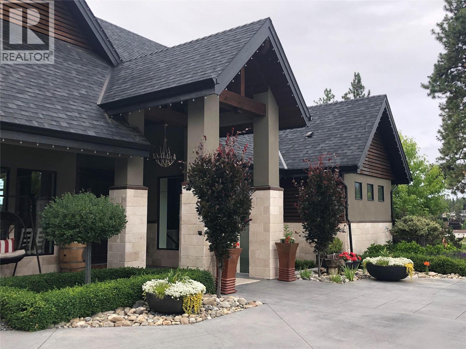  3990 Fairwinds Court, Kelowna
