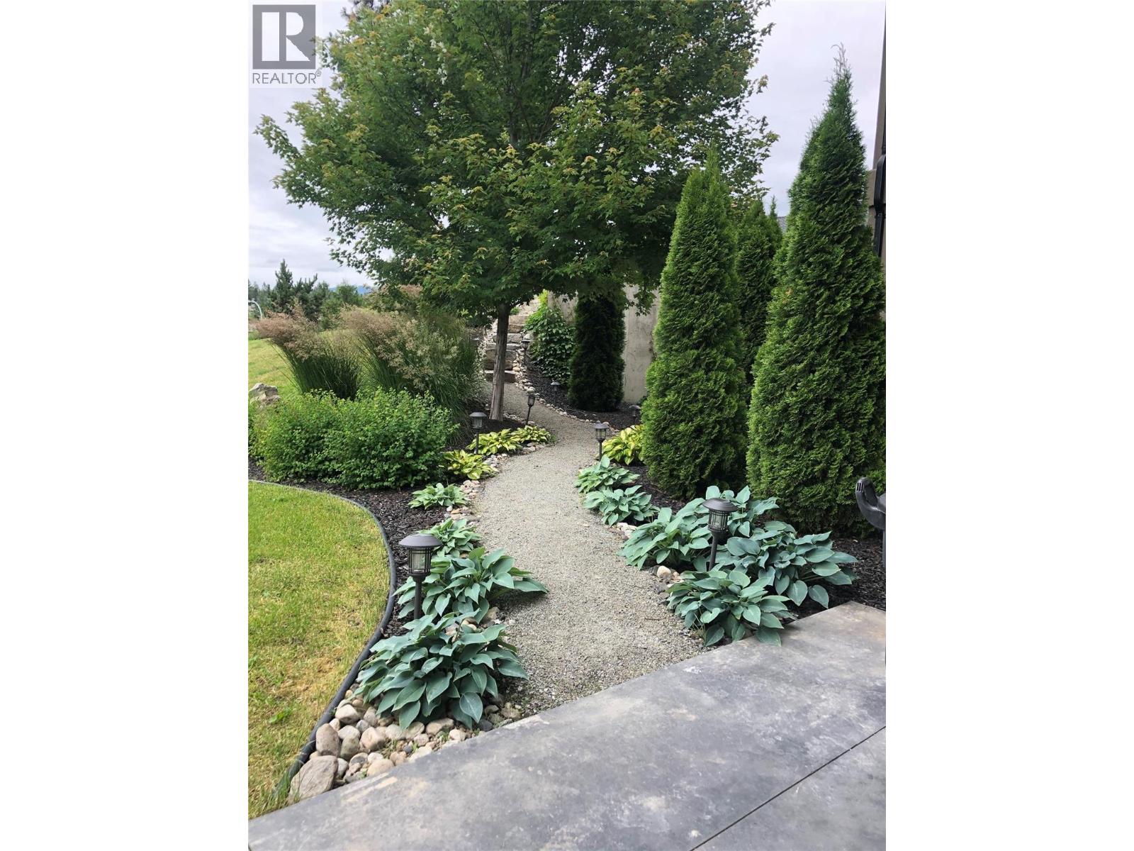  3990 Fairwinds Court, Kelowna