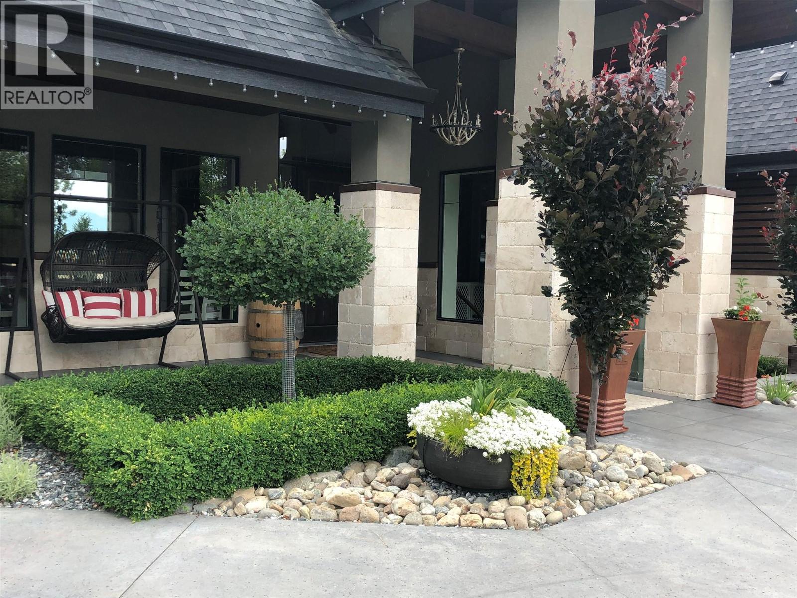  3990 Fairwinds Court, Kelowna