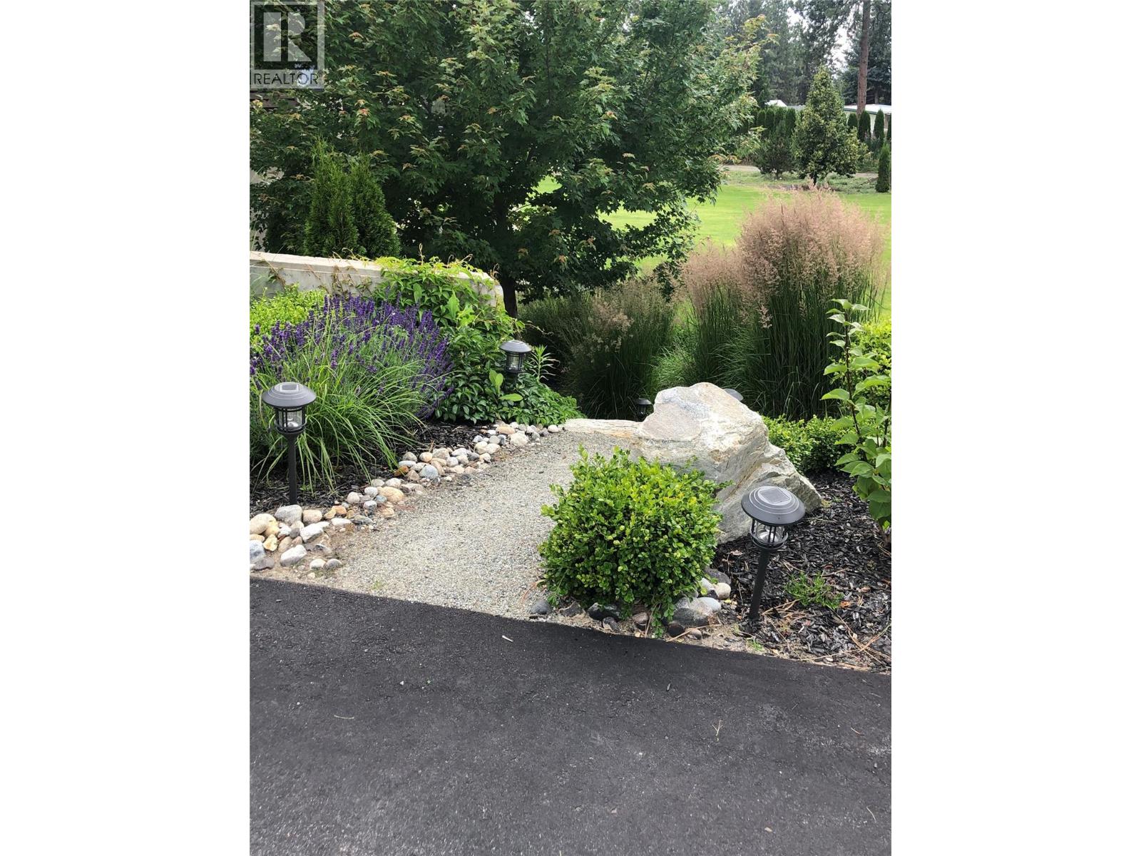  3990 Fairwinds Court, Kelowna