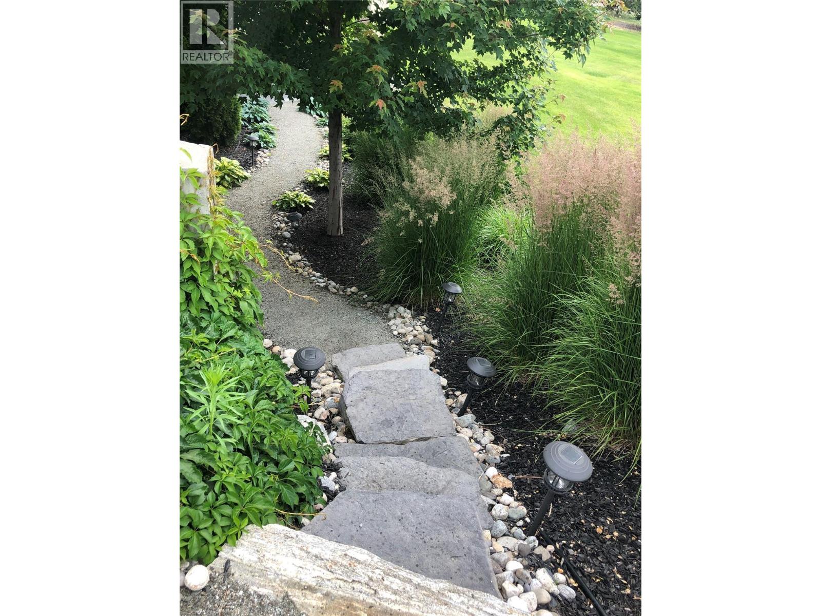  3990 Fairwinds Court, Kelowna