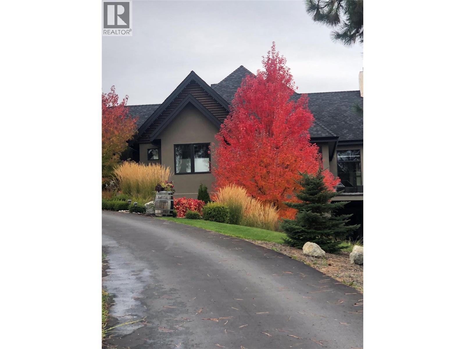  3990 Fairwinds Court, Kelowna