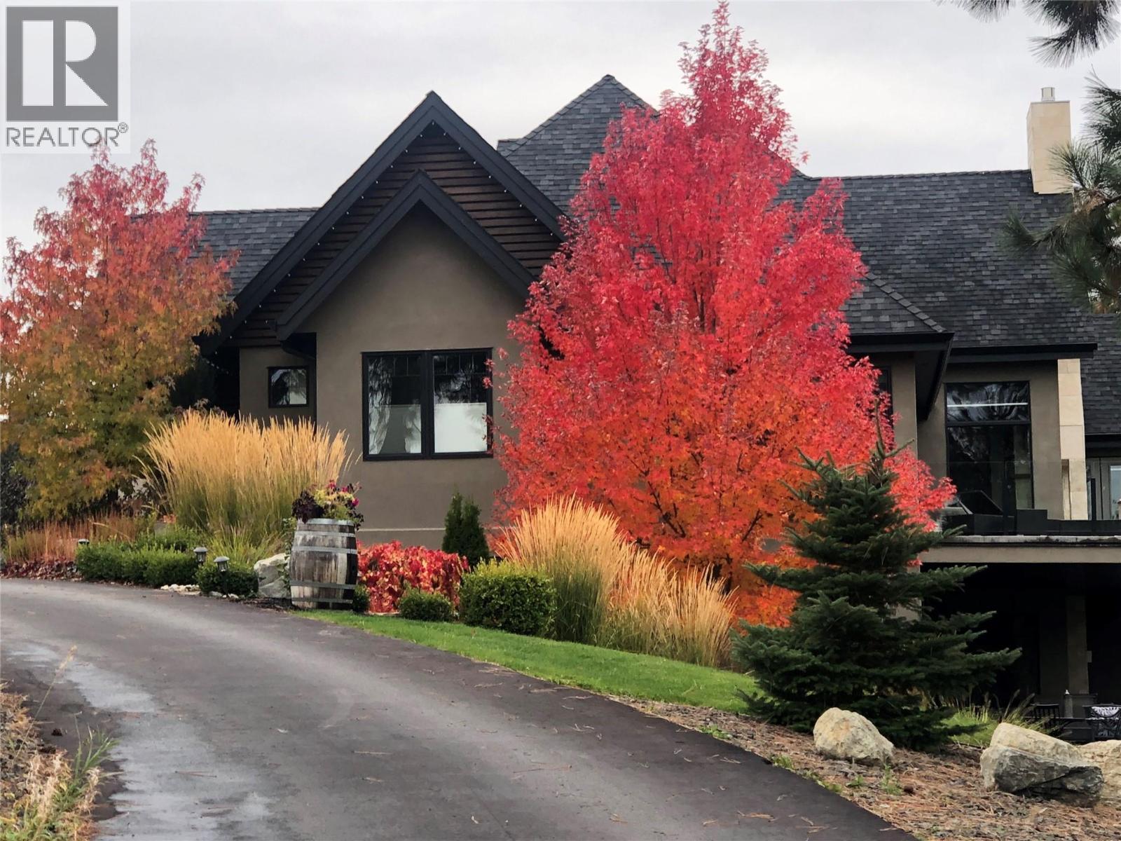  3990 Fairwinds Court, Kelowna