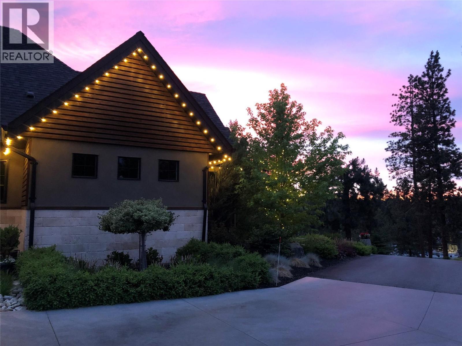  3990 Fairwinds Court, Kelowna