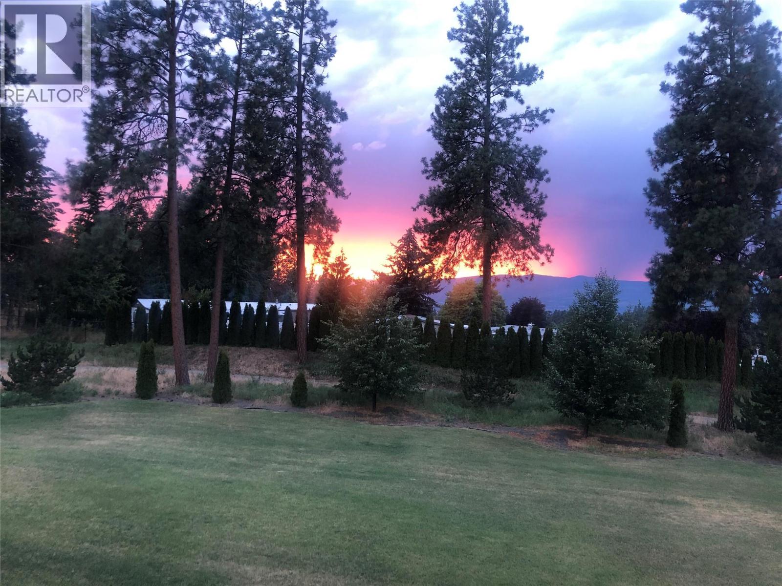  3990 Fairwinds Court, Kelowna