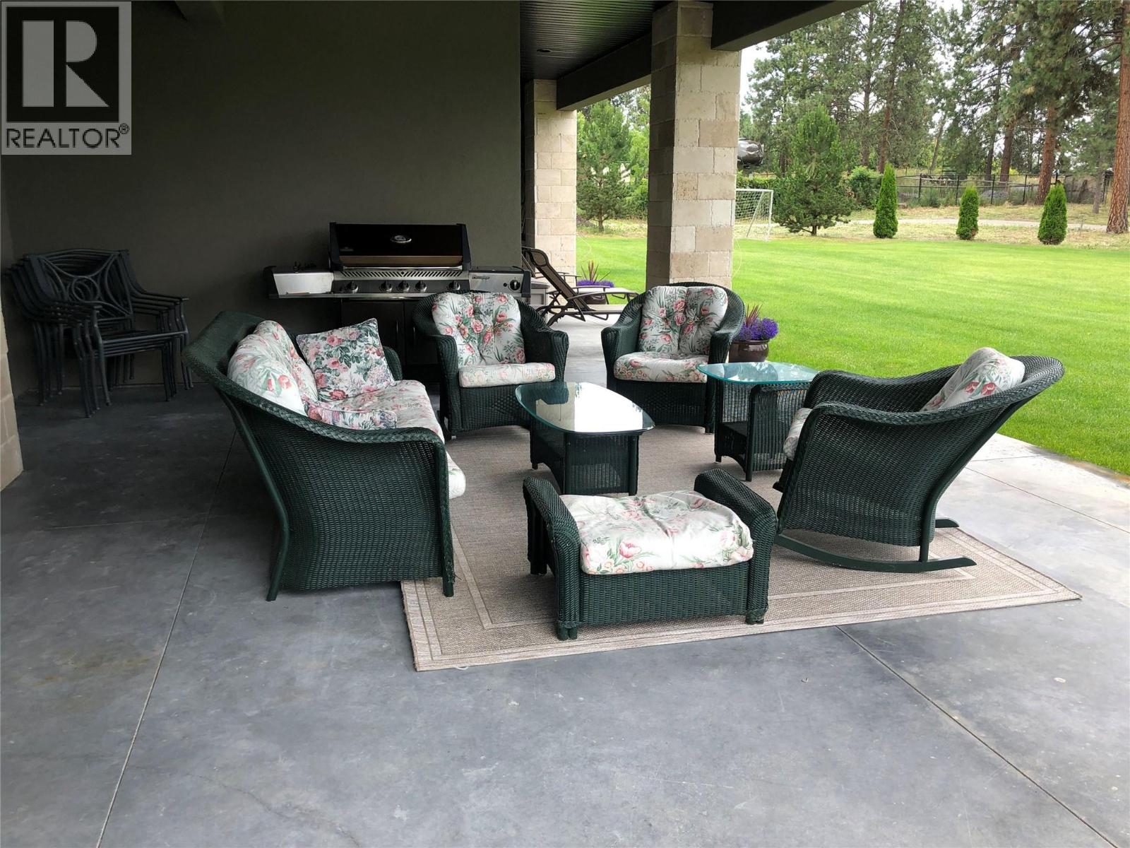  3990 Fairwinds Court, Kelowna