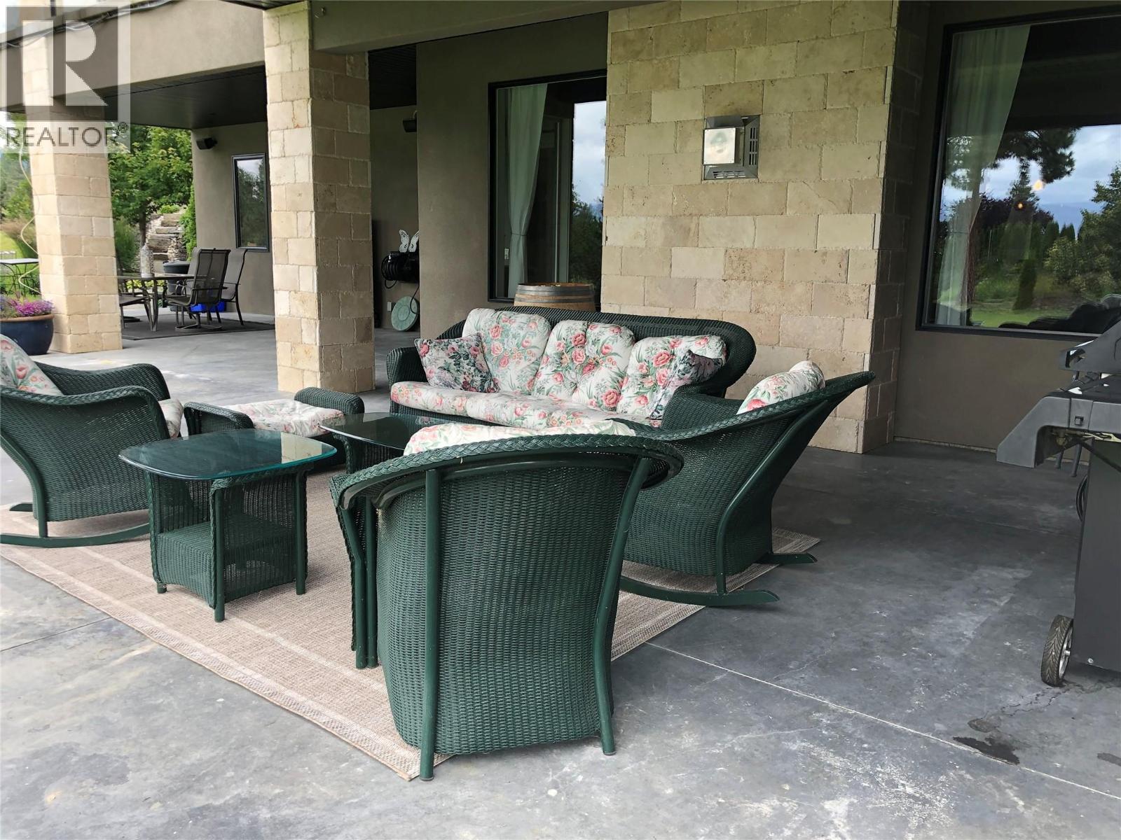  3990 Fairwinds Court, Kelowna