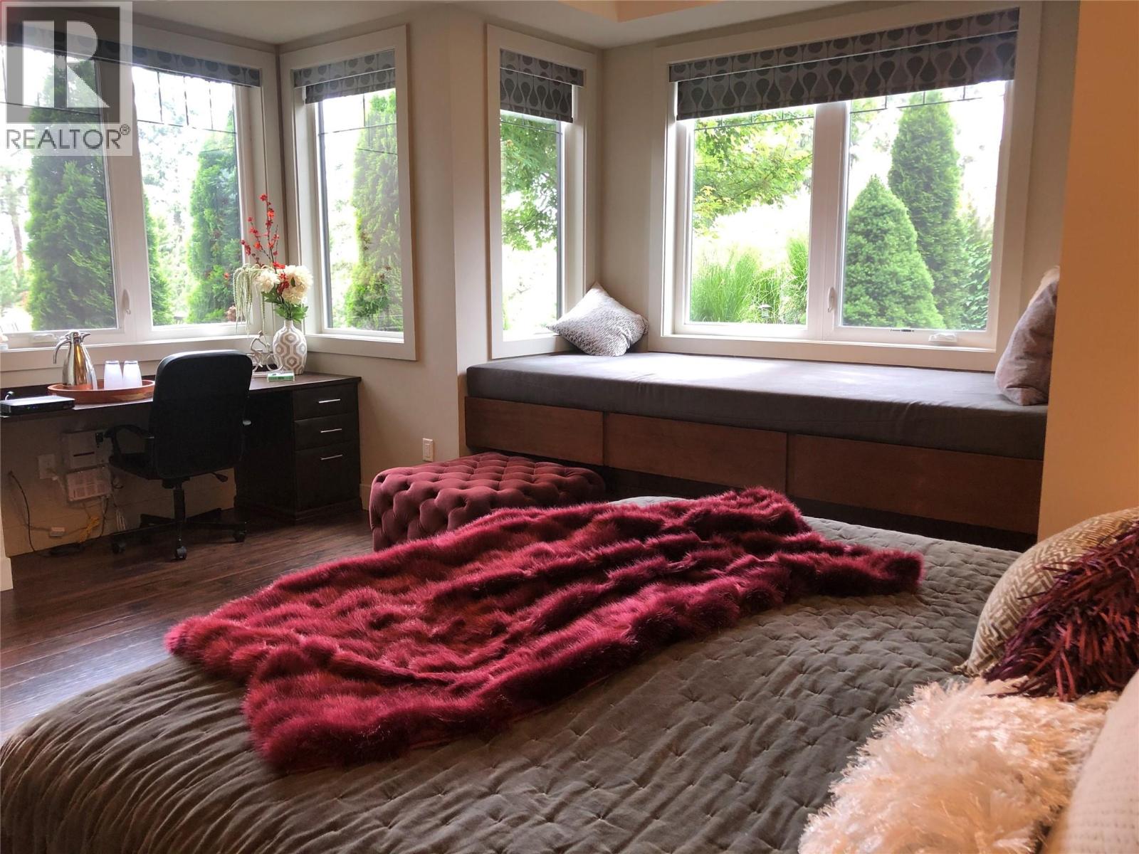  3990 Fairwinds Court, Kelowna