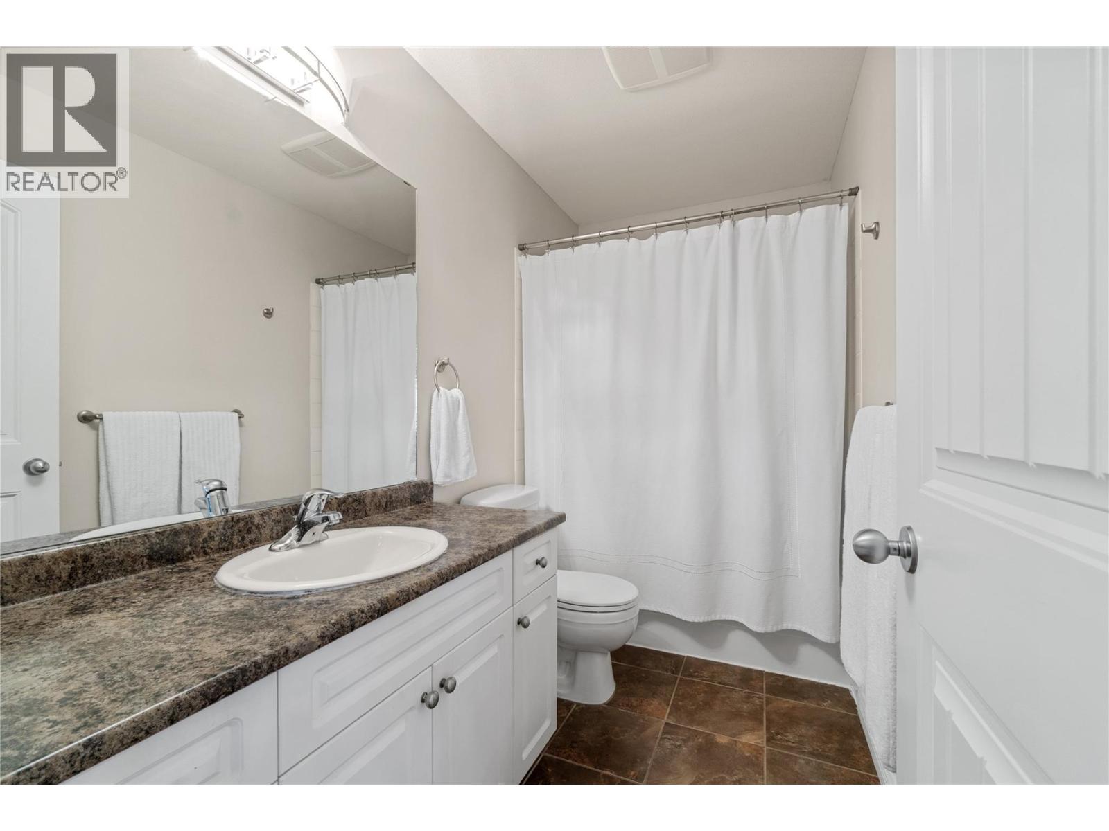 2042 Moonbeam Close, West Kelowna