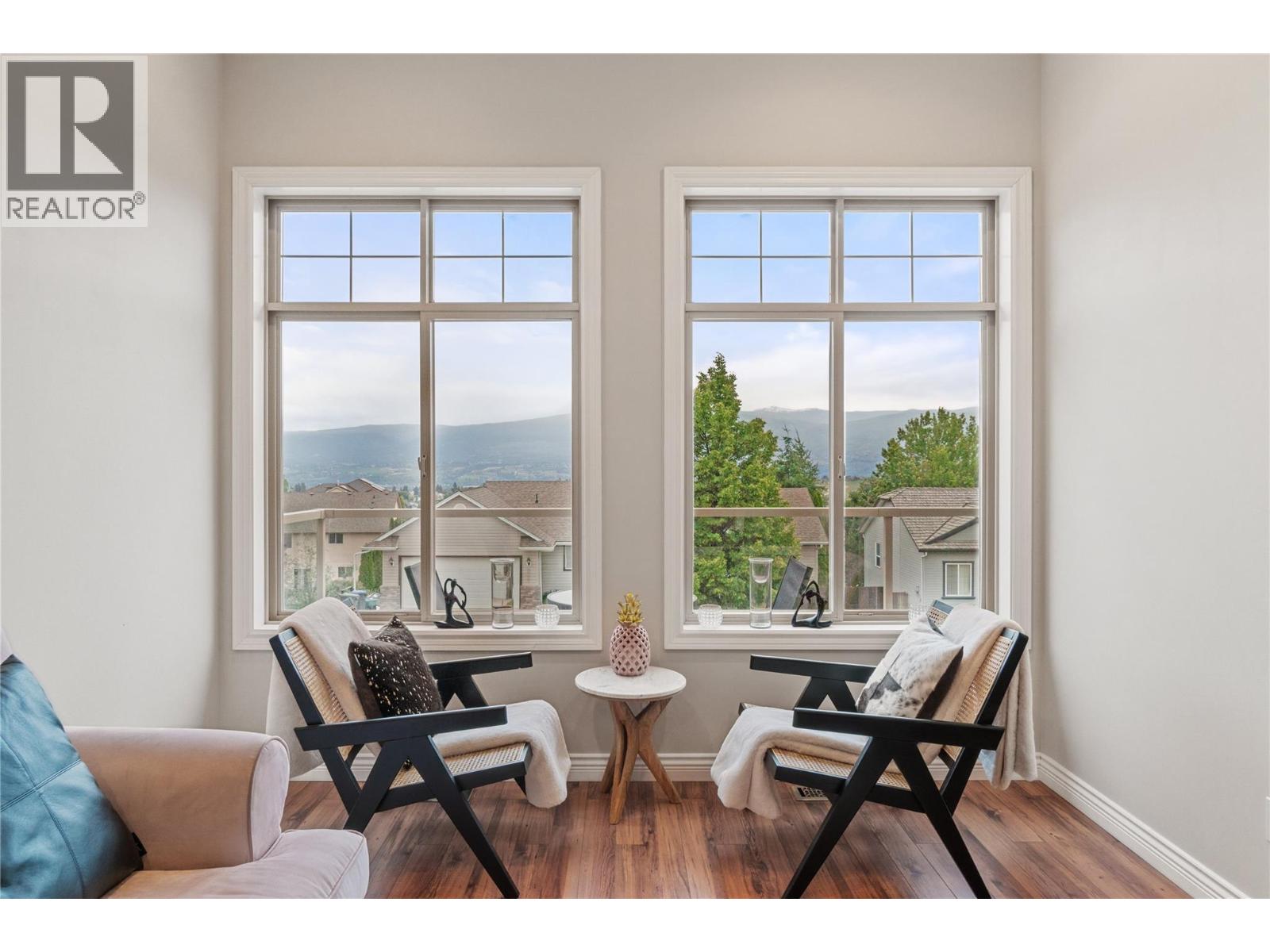 2042 Moonbeam Close, West Kelowna