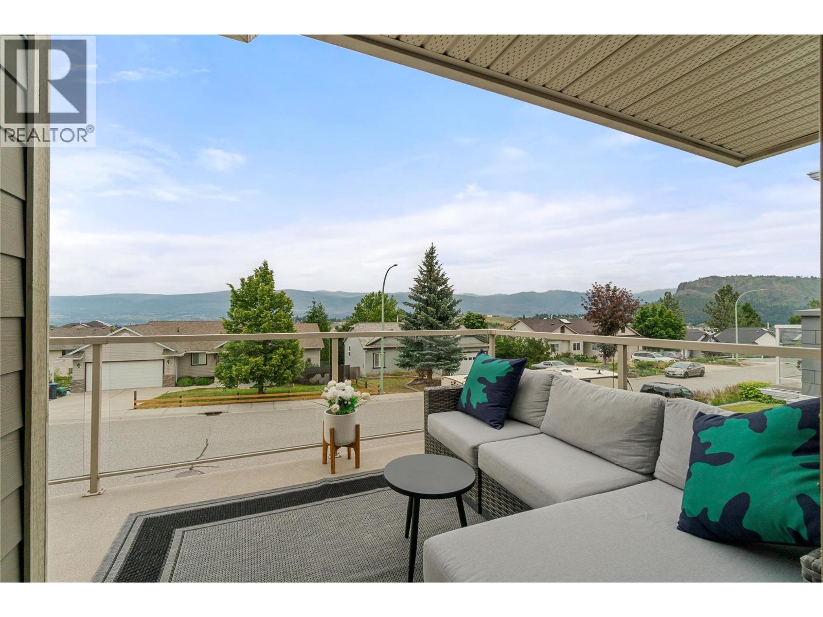 2042 Moonbeam Close, West Kelowna