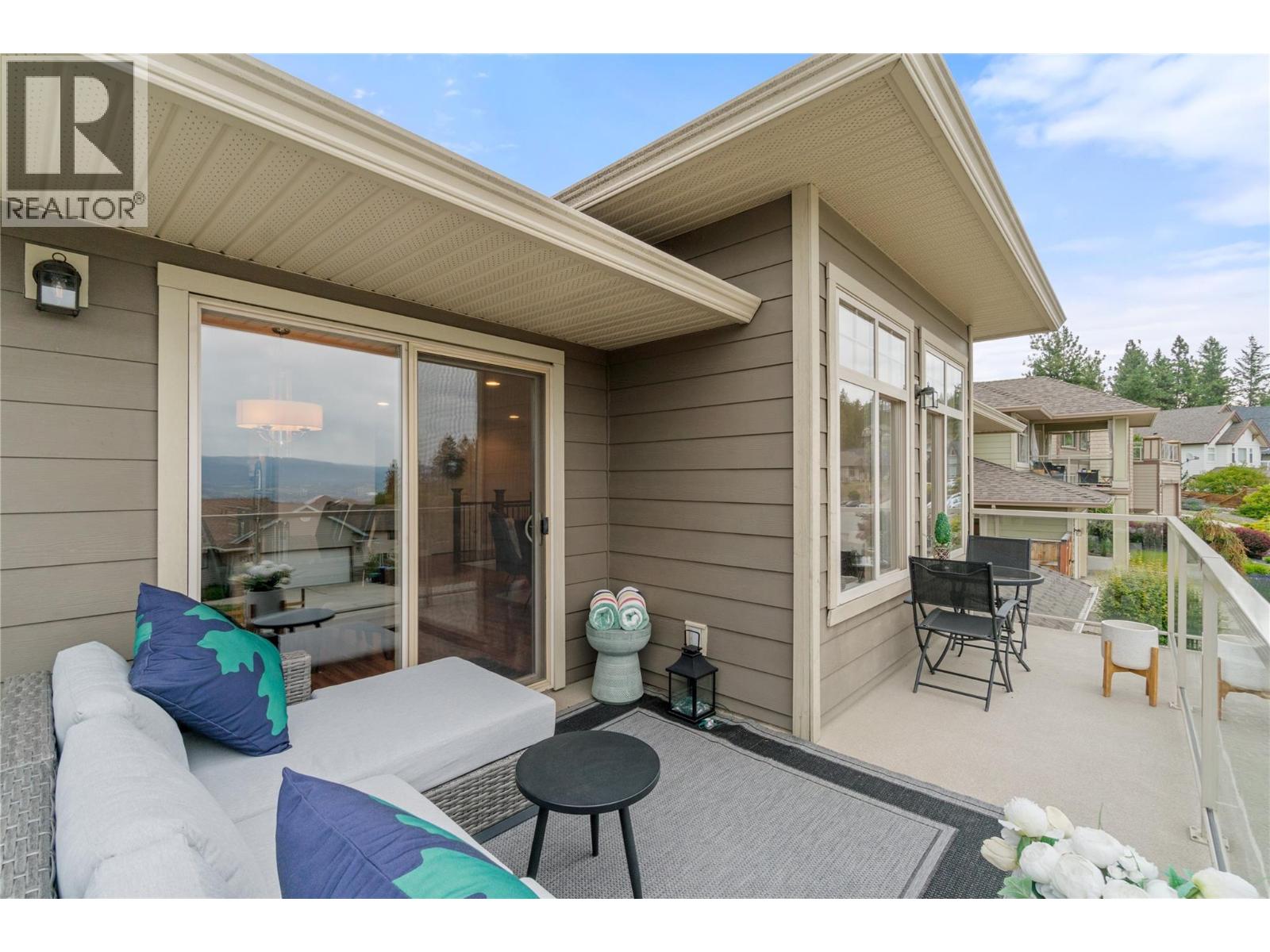2042 Moonbeam Close, West Kelowna