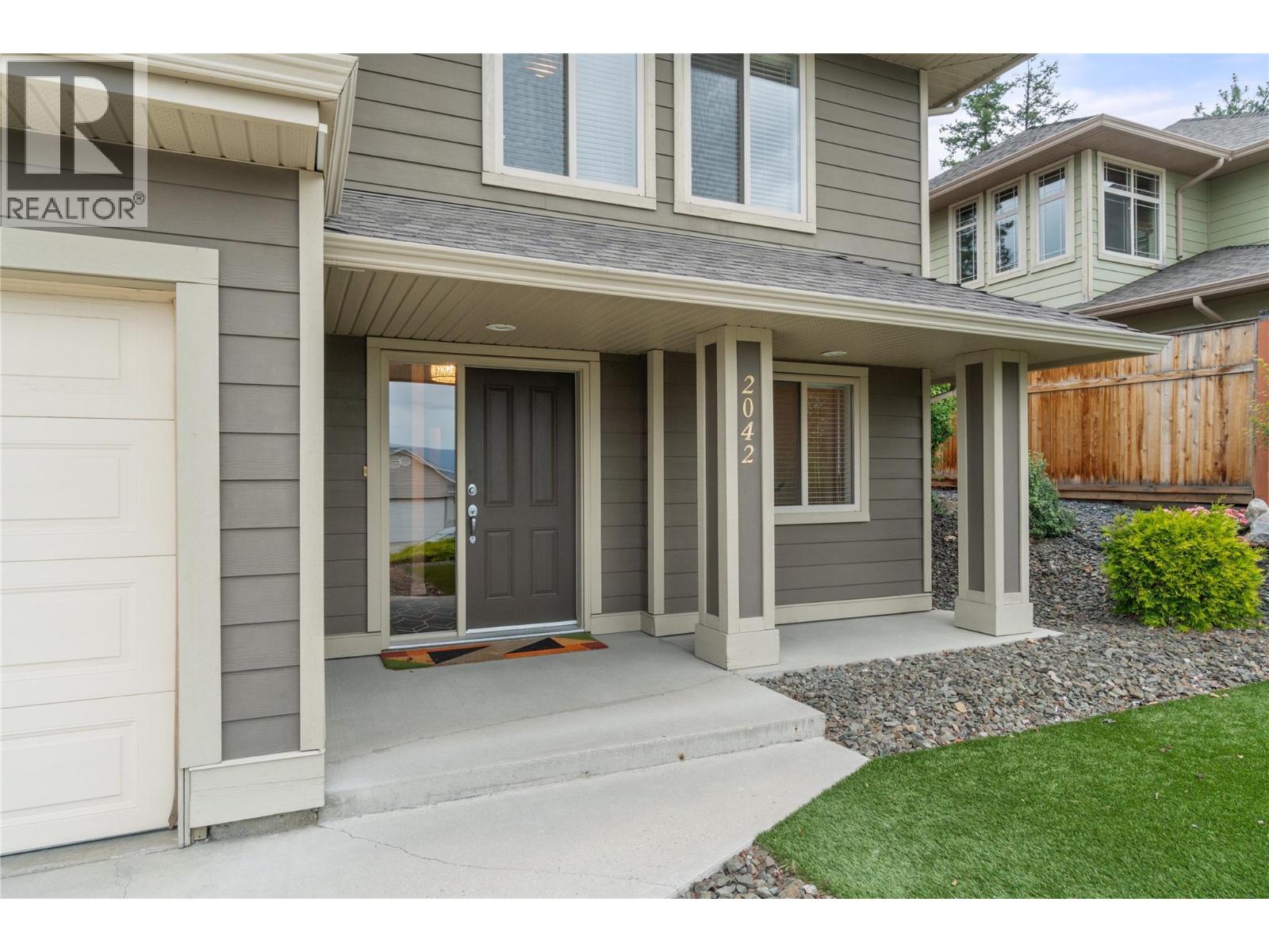 2042 Moonbeam Close, West Kelowna