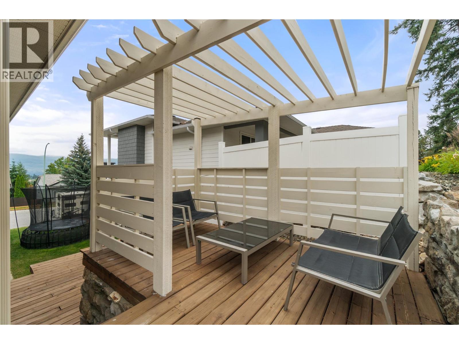 2042 Moonbeam Close, West Kelowna