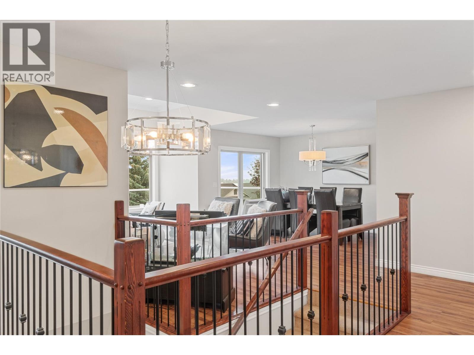 2042 Moonbeam Close, West Kelowna
